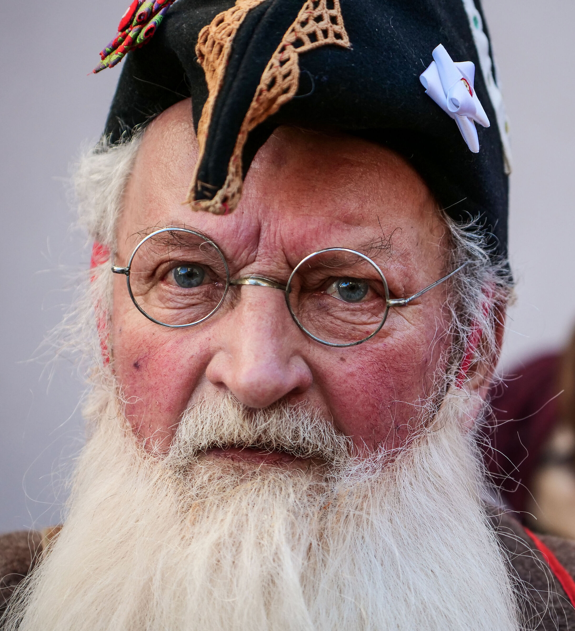 Uomo con il cappello