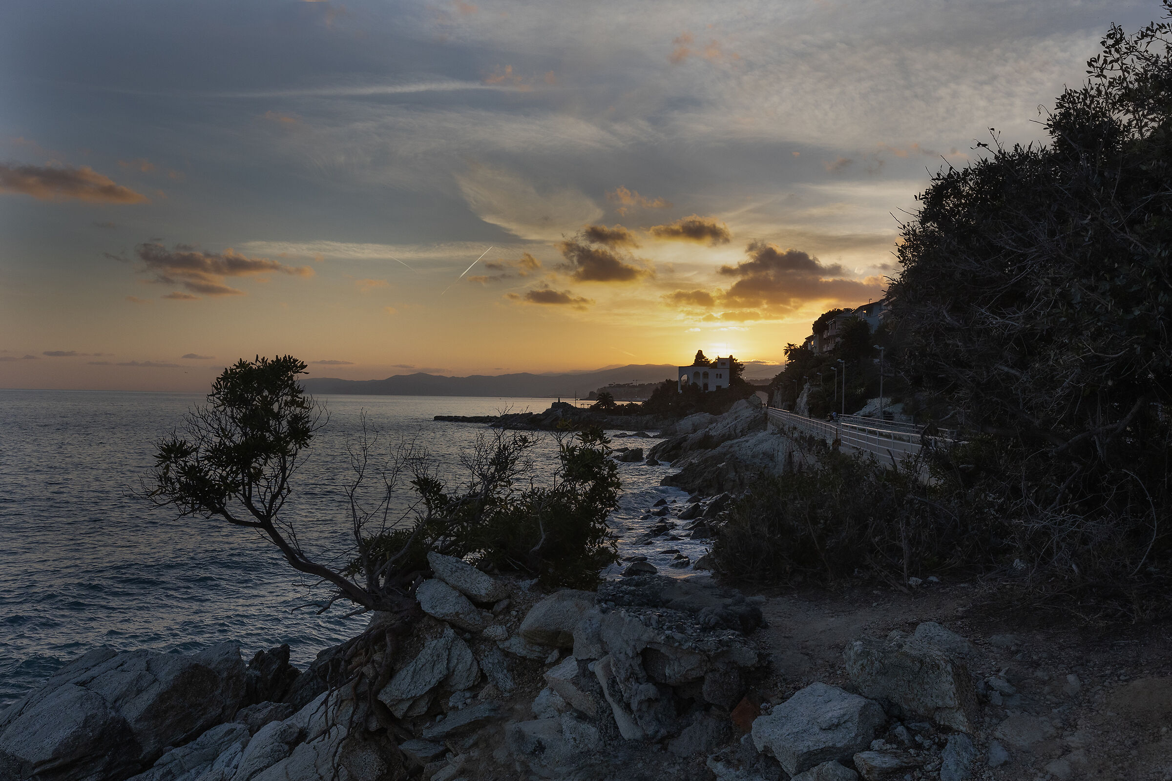 tramonto sulla villa araba