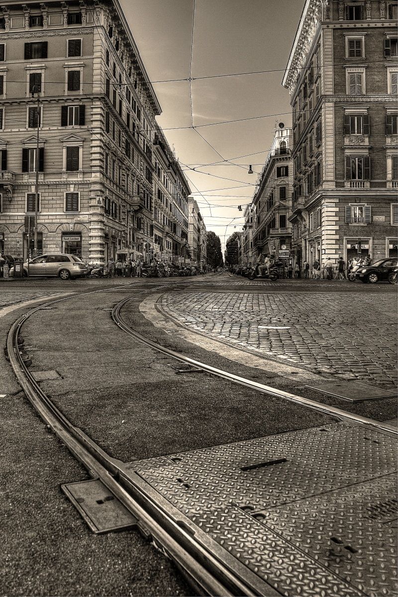Hdr - Via Ottaviano B&W - roma