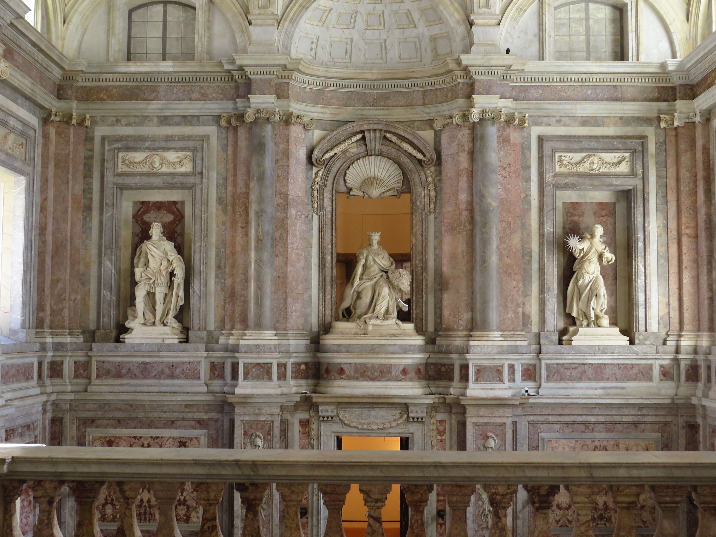 Lo scalone della Reggia di Caserta