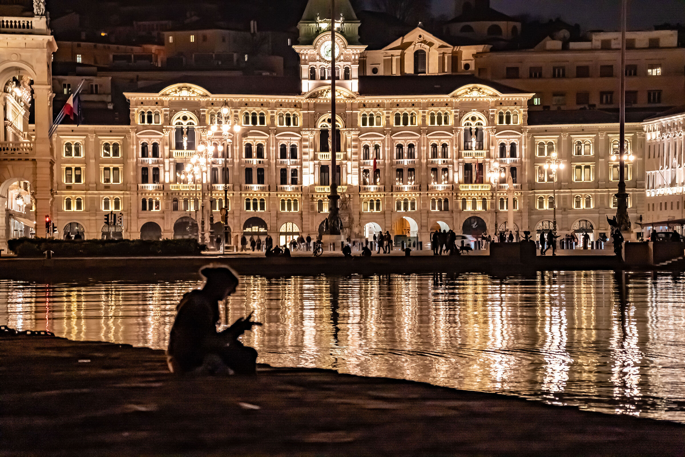 trieste street foto molo audace