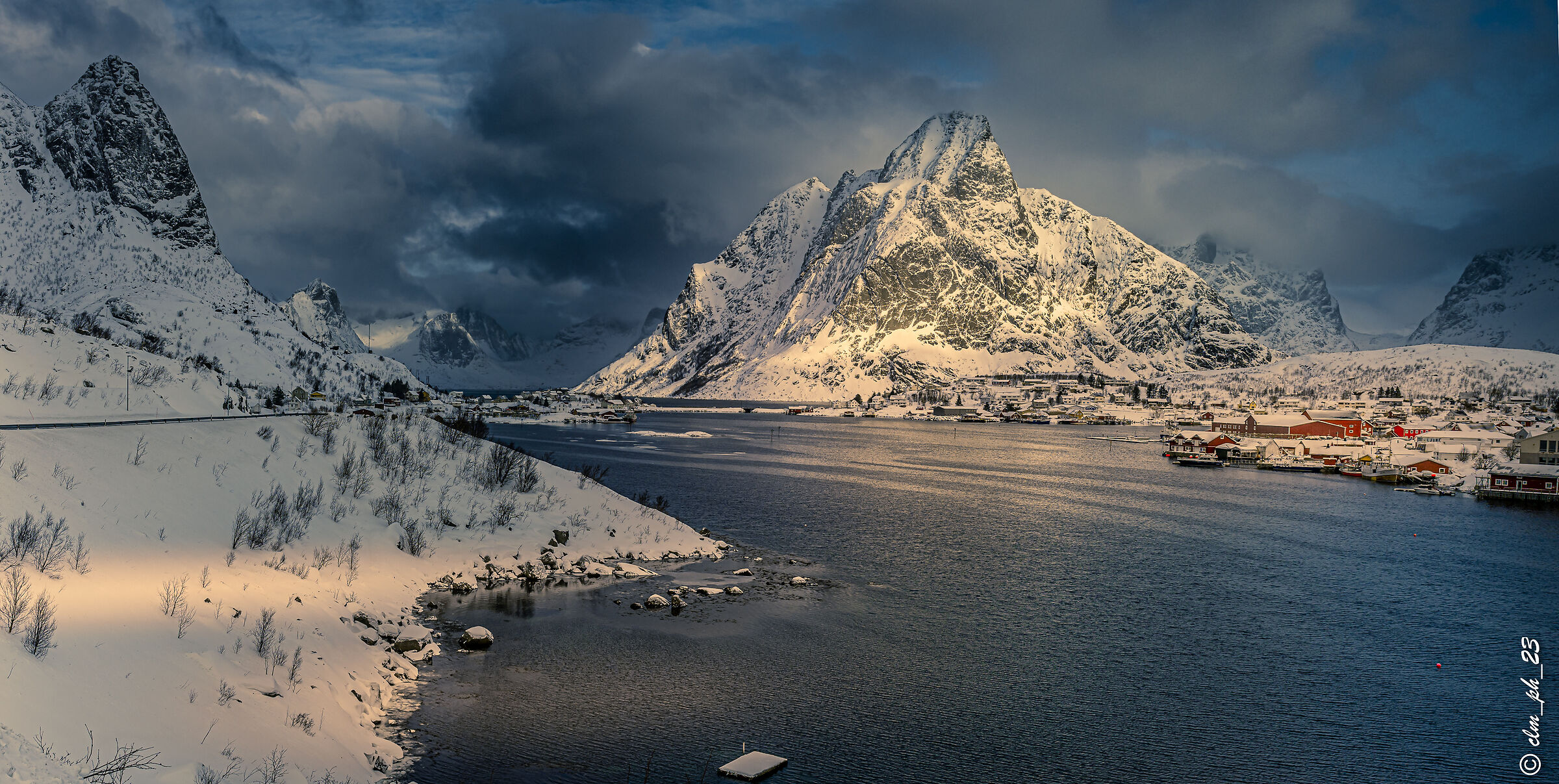 Mountains that take place in the sea
