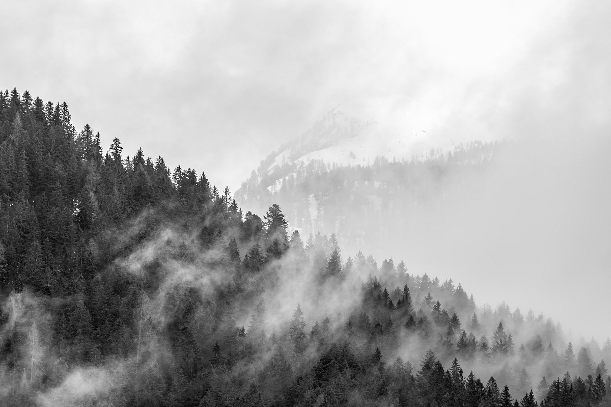 The shy naked mountain