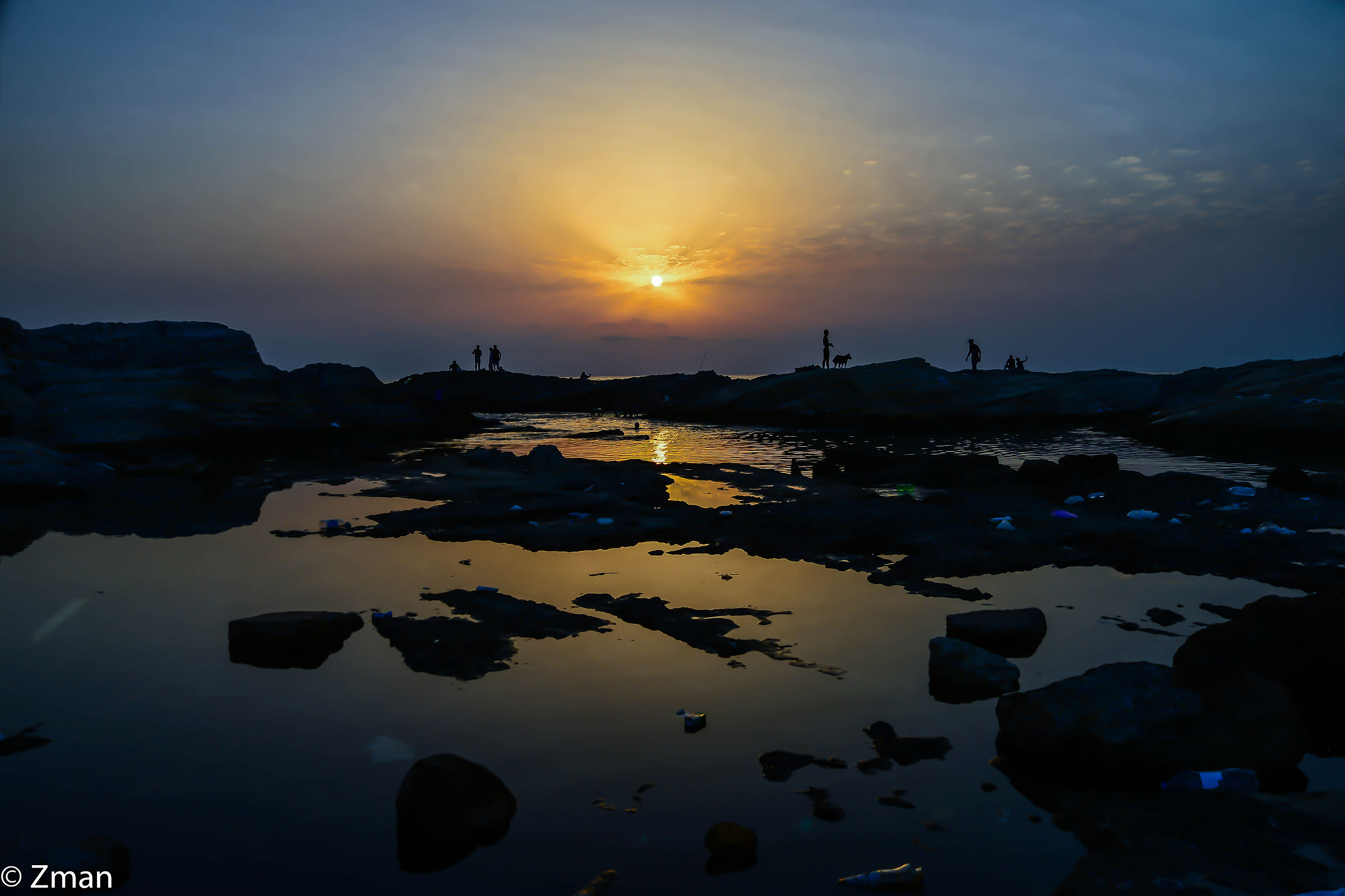 Tramonto a Al Raouche Rocks