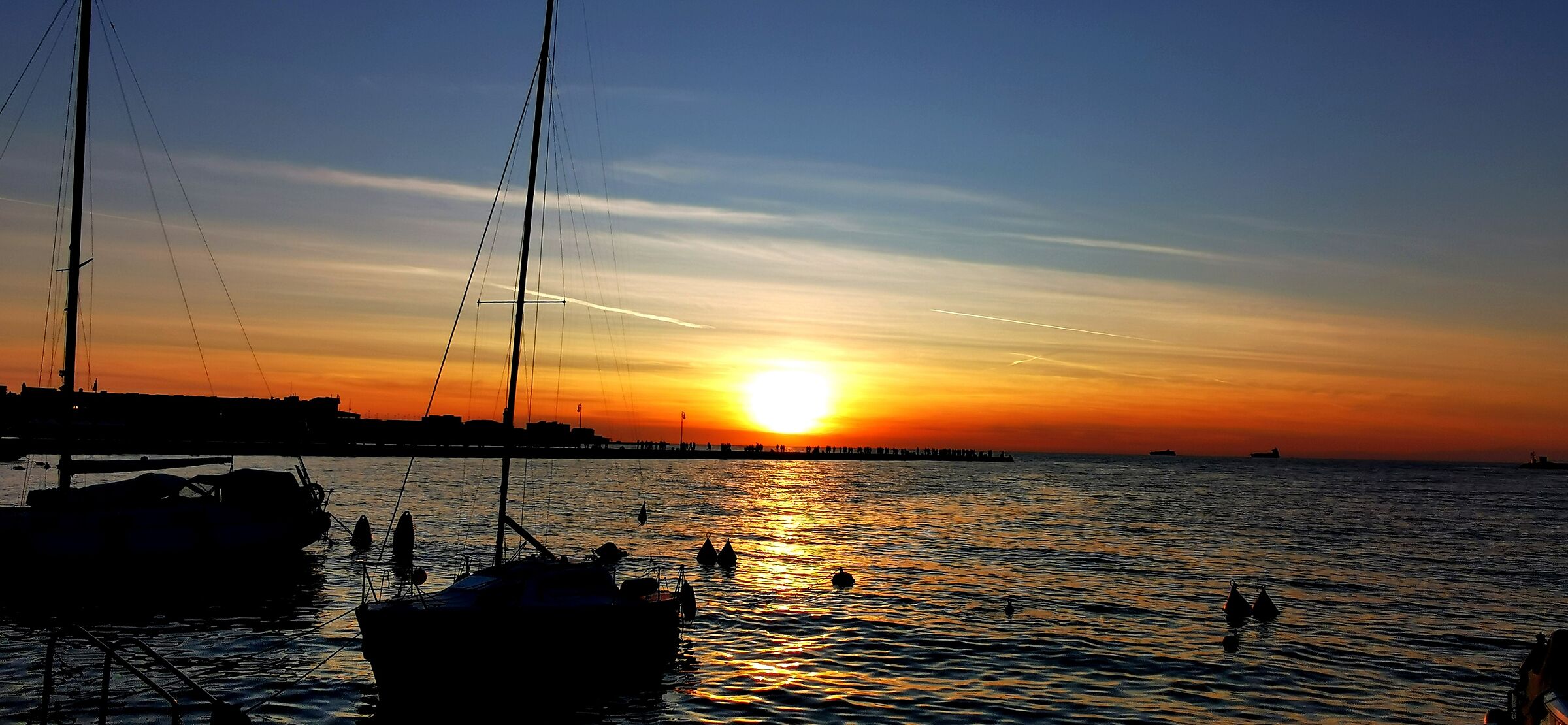 Il mare di Trieste al tramonto