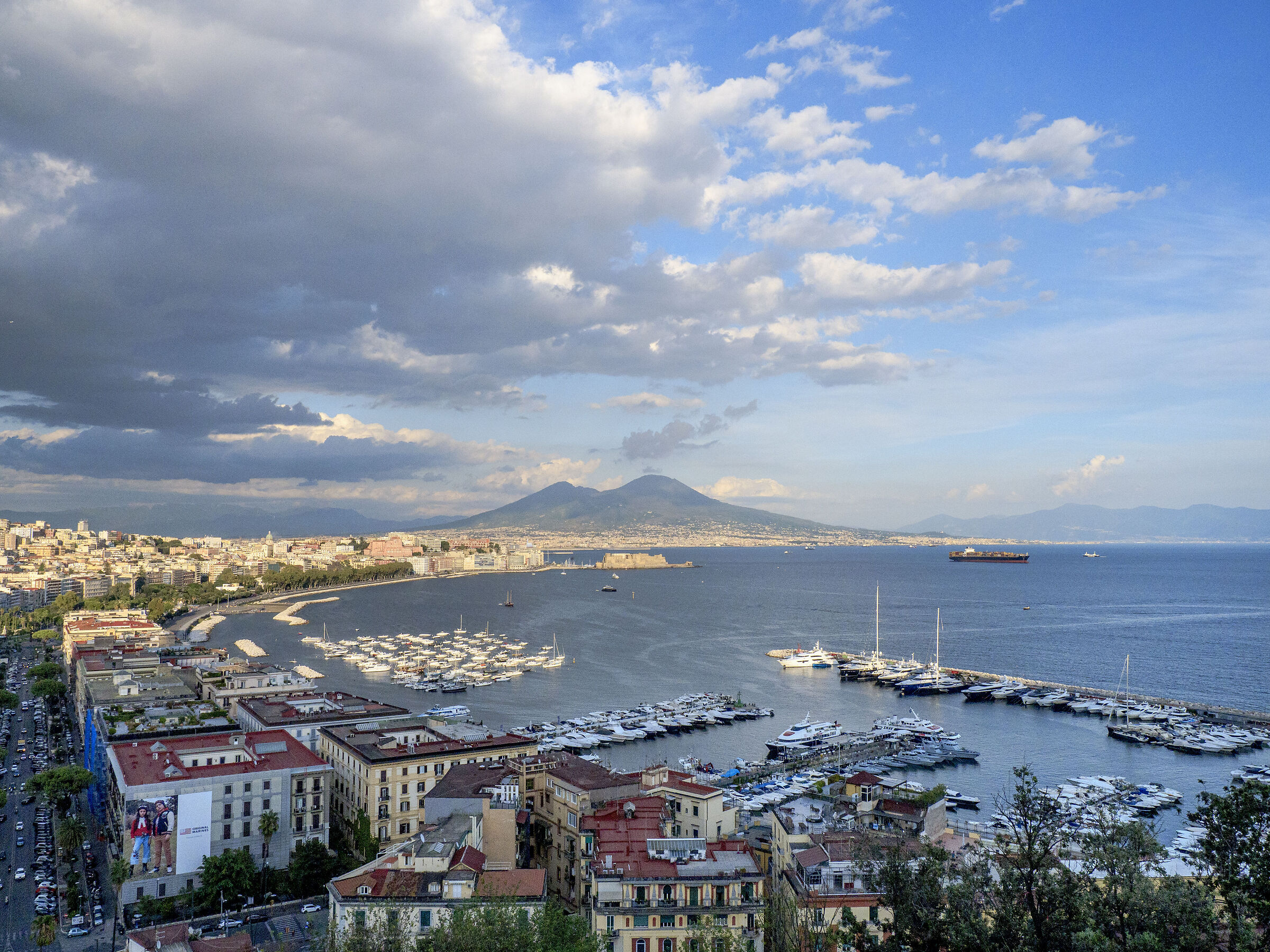 Napoli - Aspettando... il sereno.