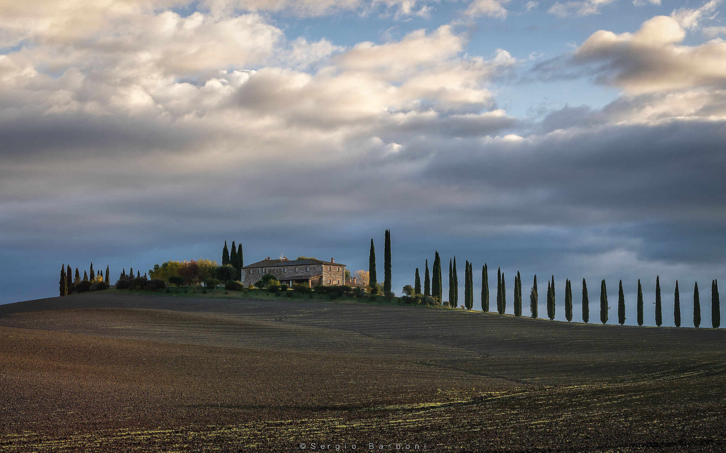 Morning at the farmhouse
