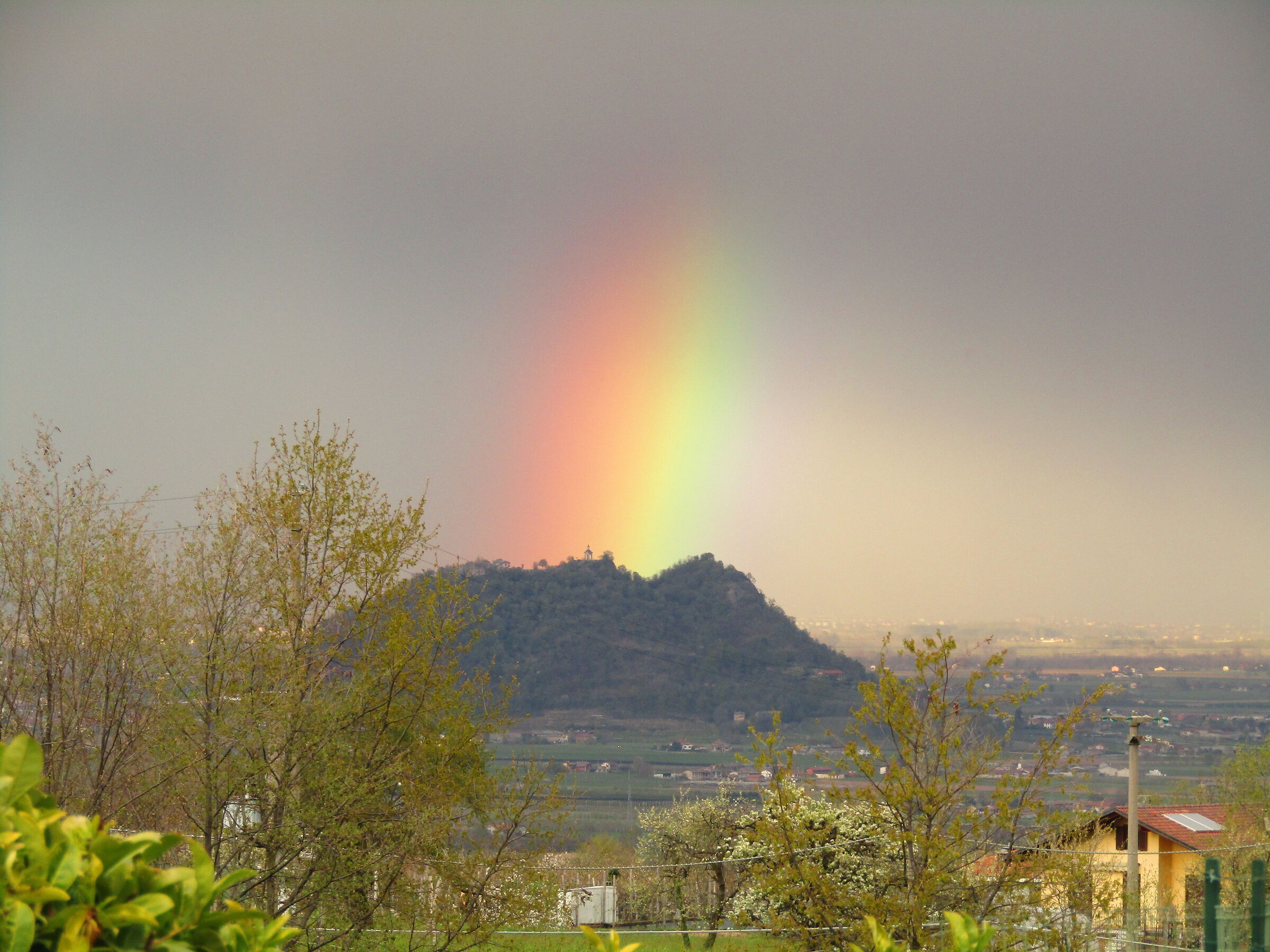 arcobaleno sulla Rocca di Cavour