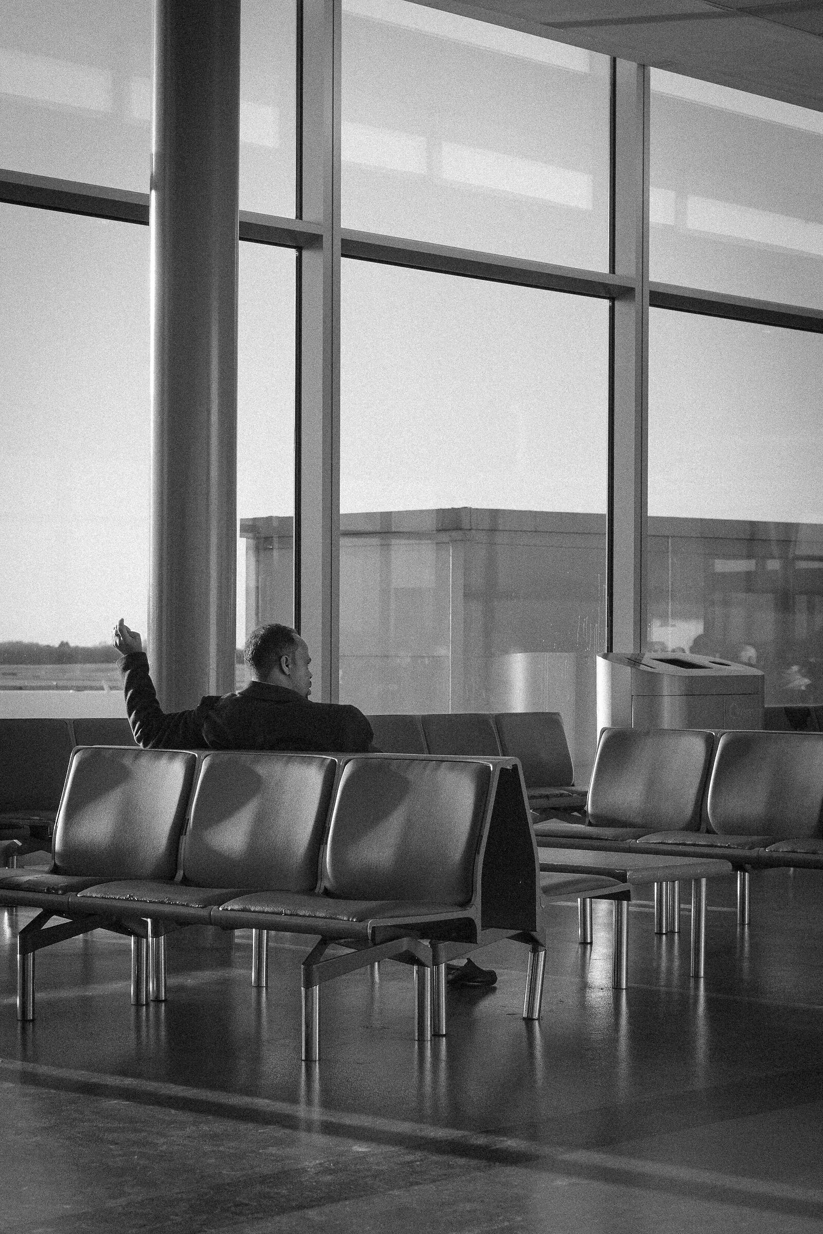 We waiting the flight