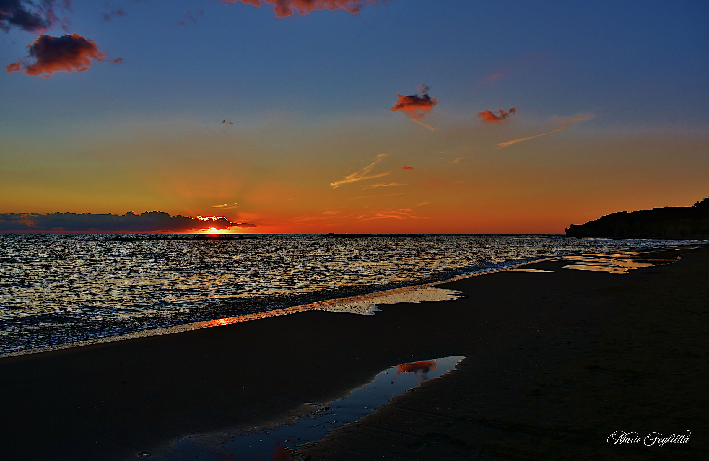 I invite you to smile, I offer you a sunset