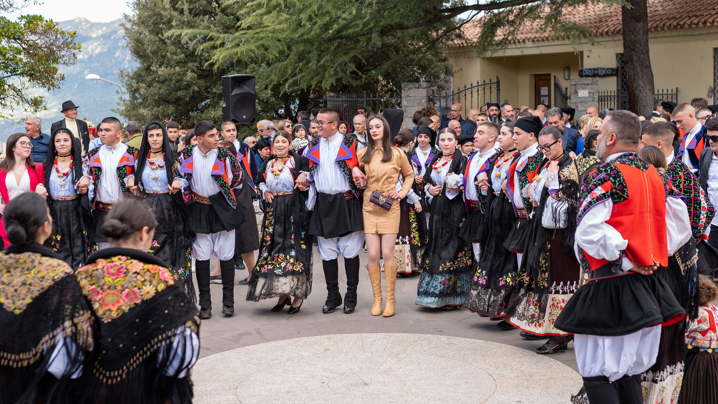 Oliena Sardegna Pasqua 2023