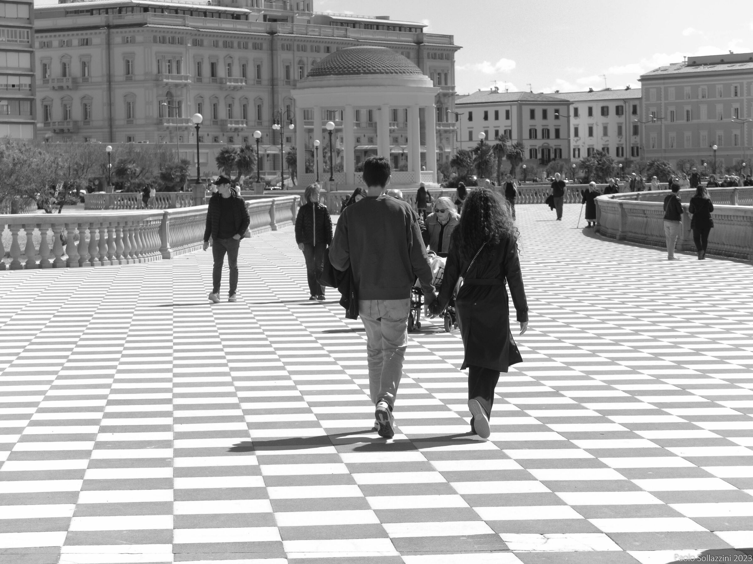 Walking on the Mascagni terrace