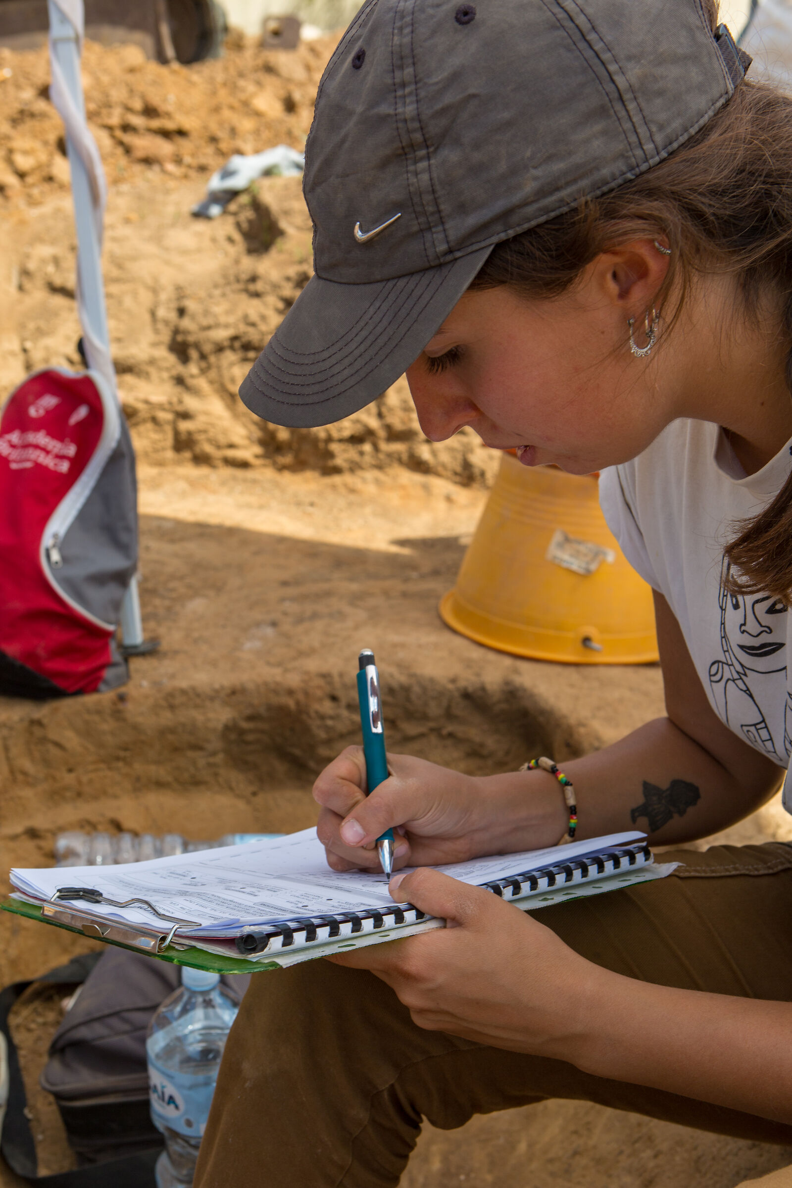 Alice , archaeologist at work.
