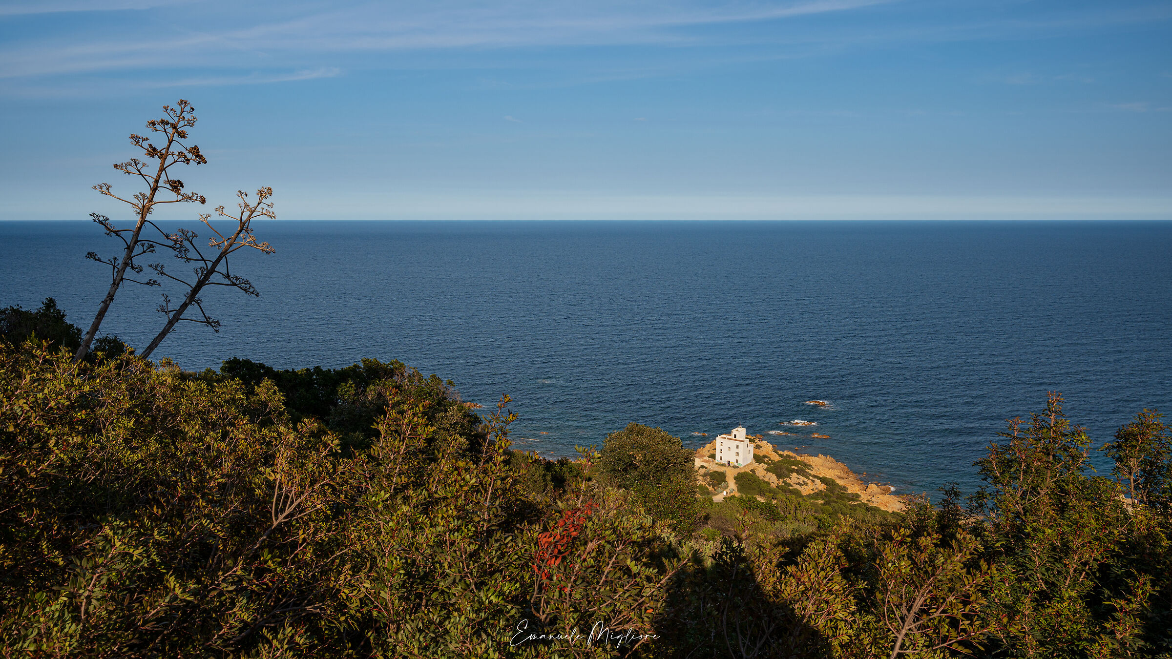 Vista panoramica dal vecchio faro di Capo Comino