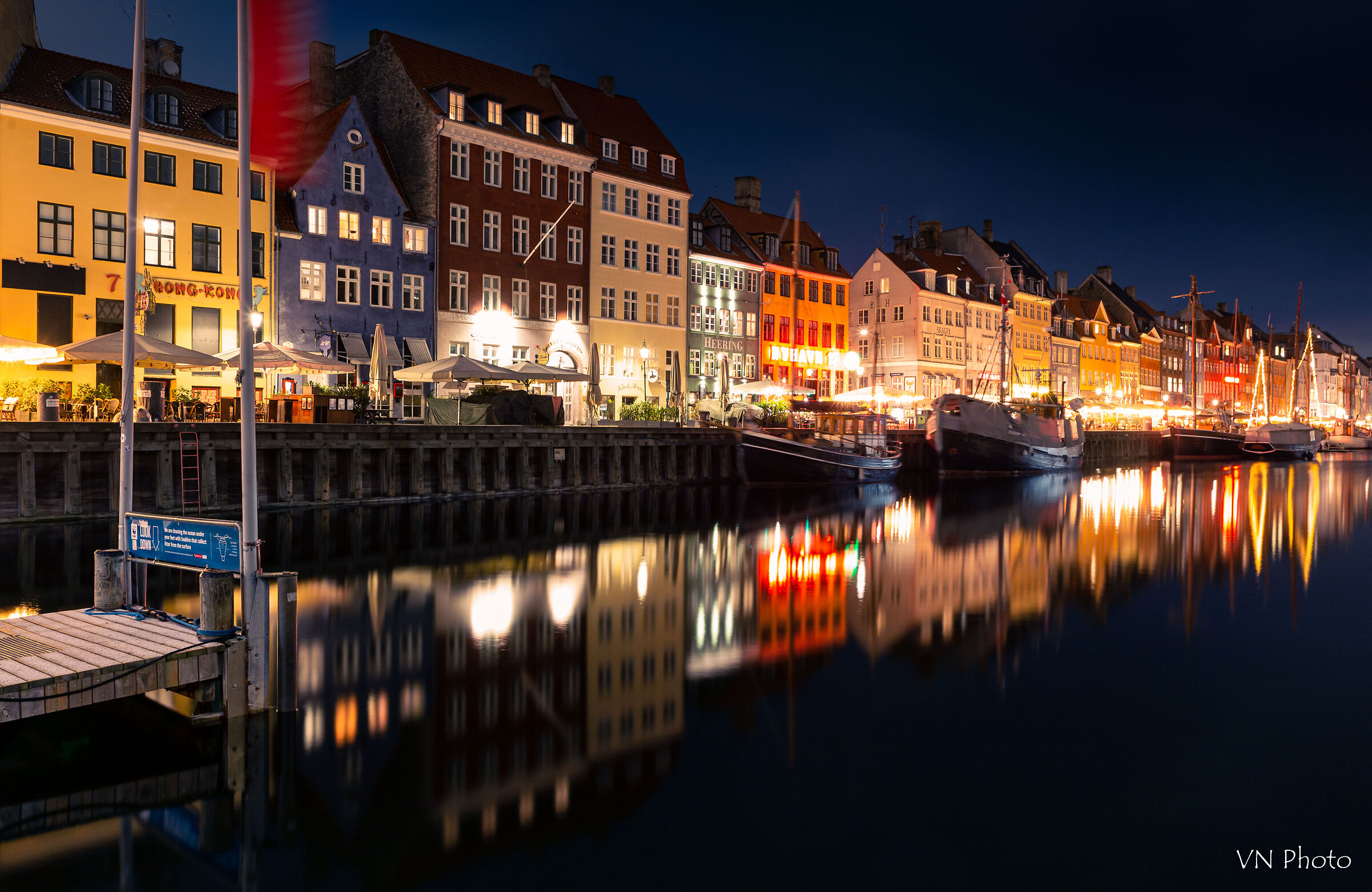 Nyhavn by night