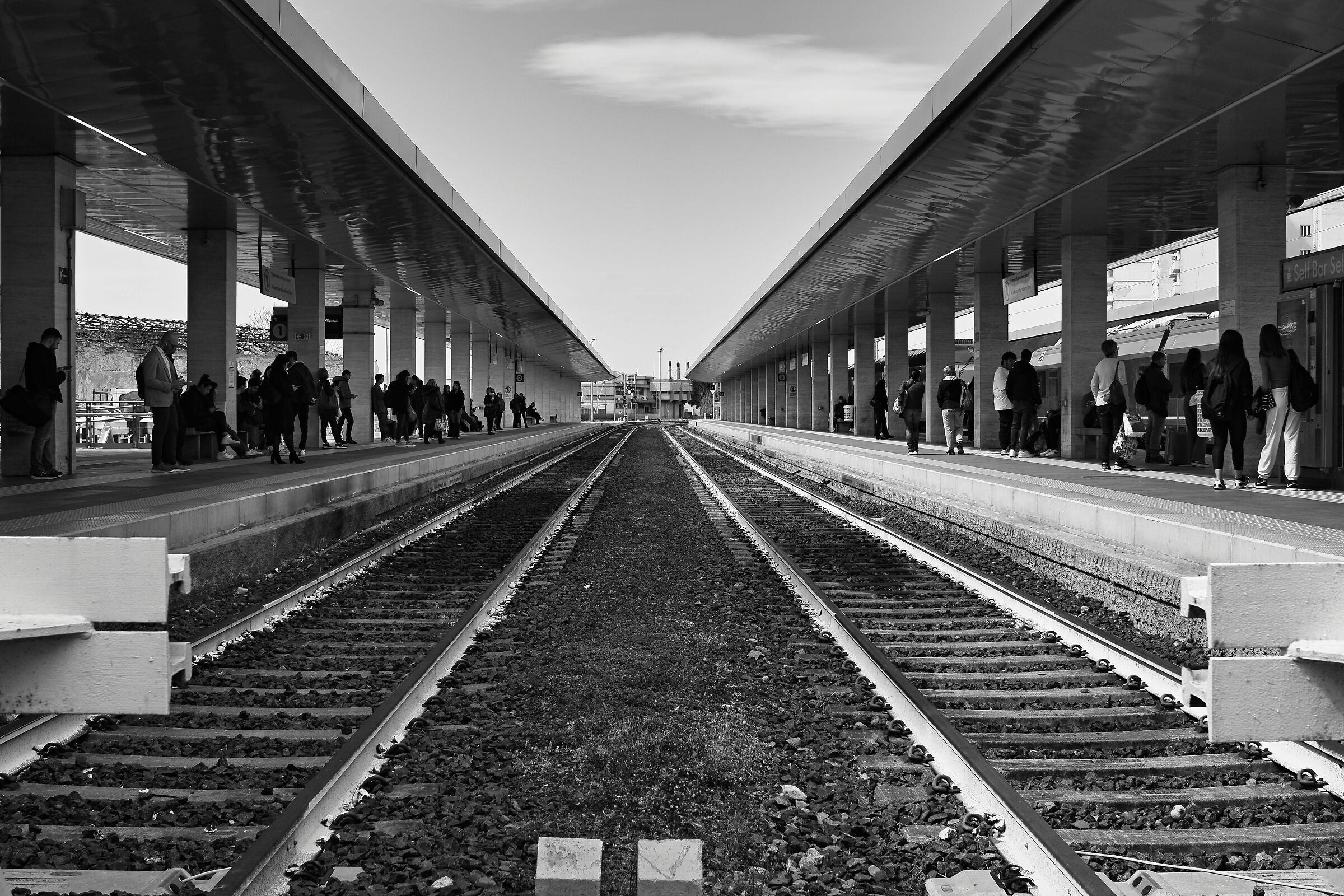 simmetria alla stazione