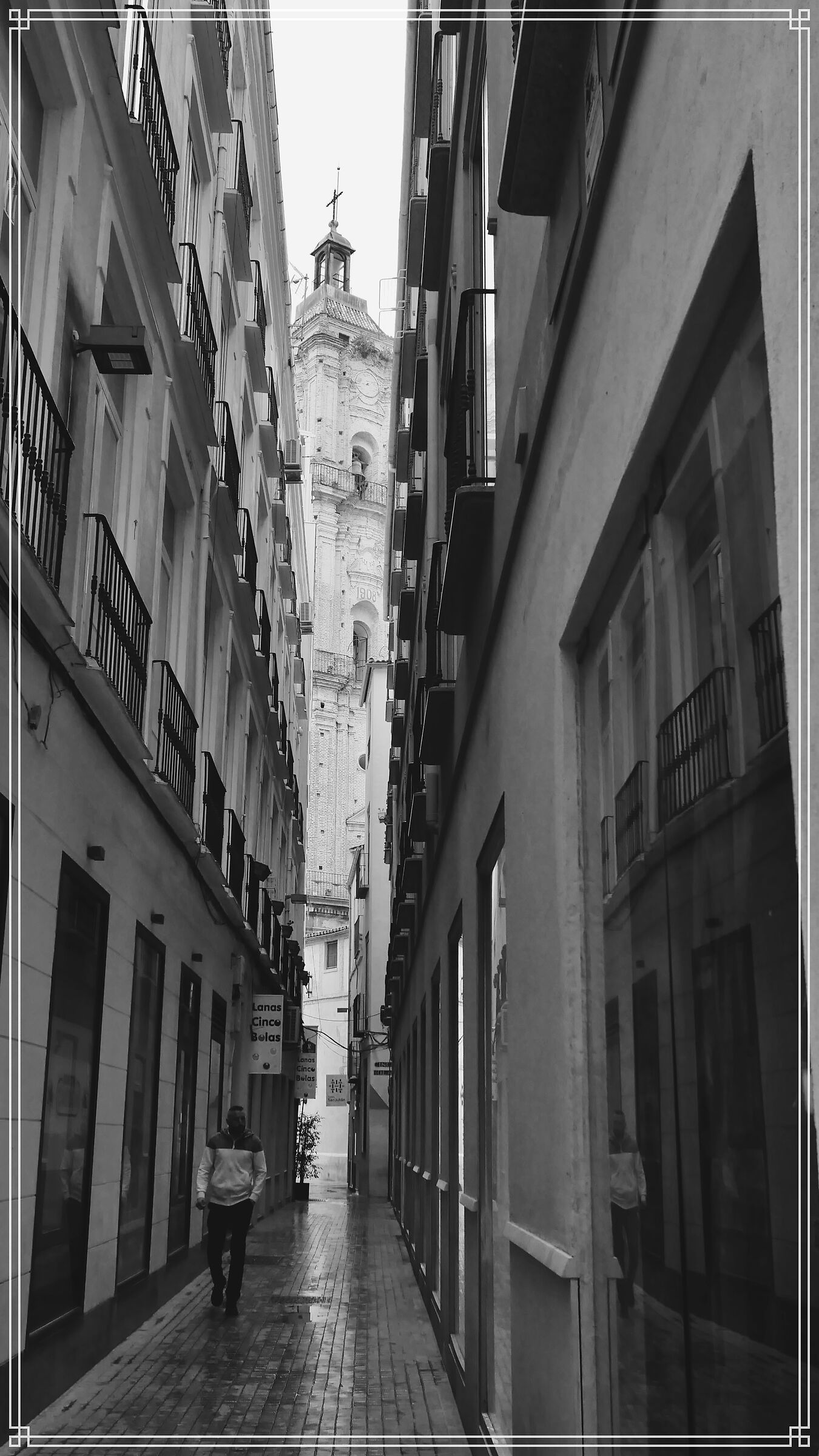 Narrow alley..
