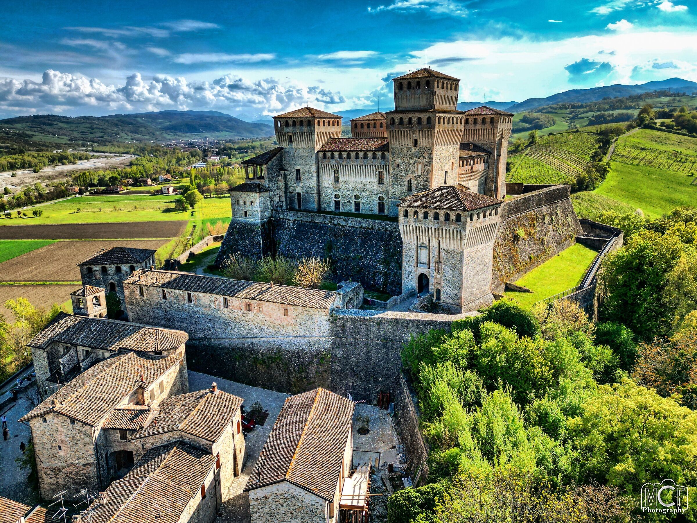 Pomeriggi primaverili a Torrechiara (PR)