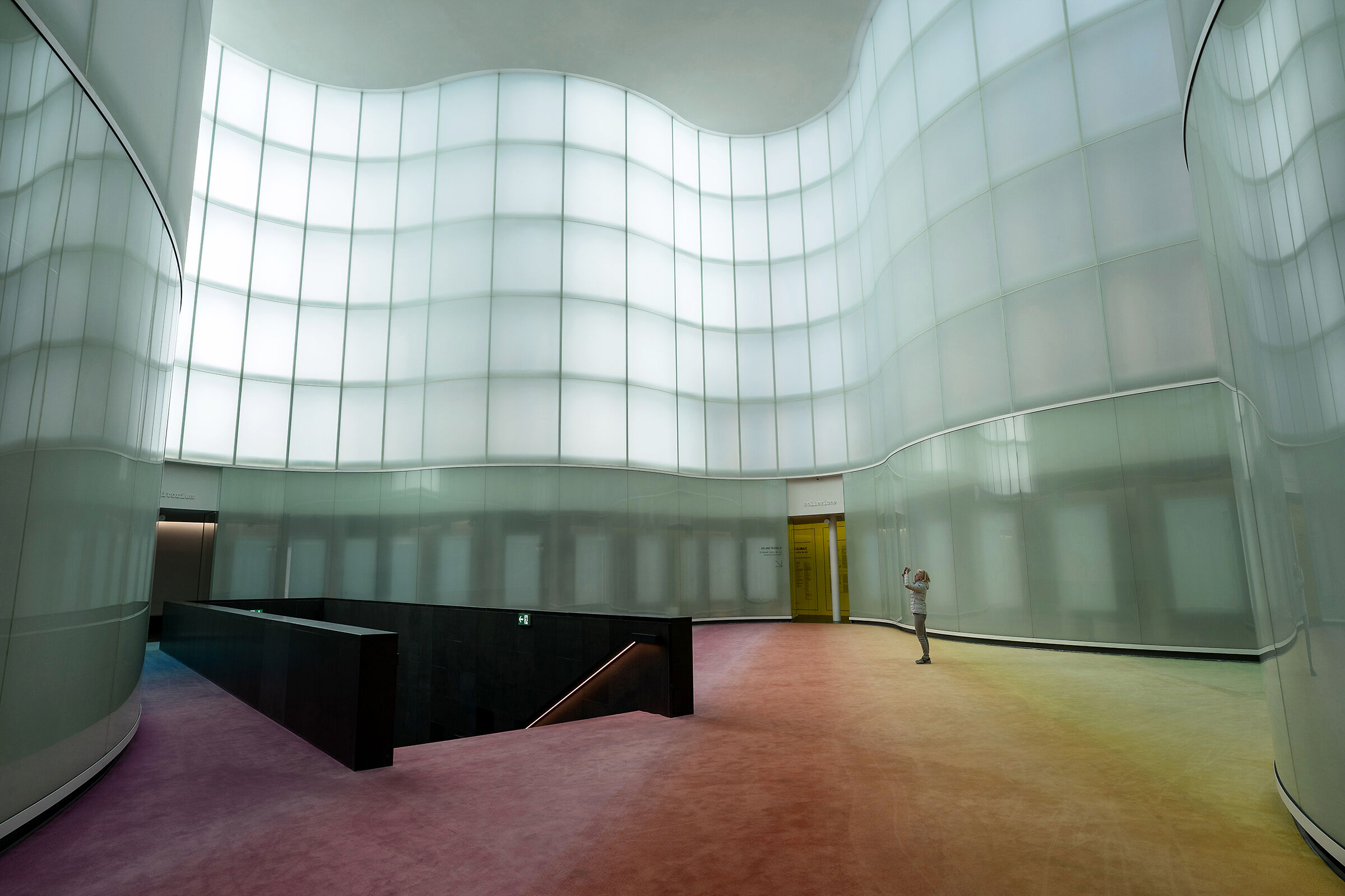 Rainbow Mudec