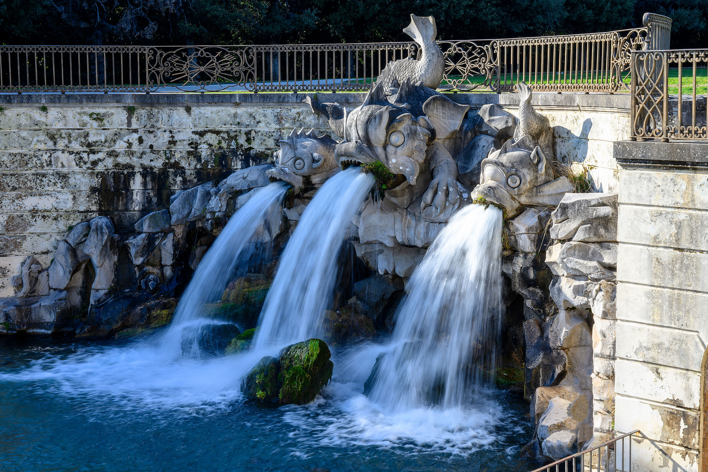 Reggia di Caserta - Fontana dei Delfini