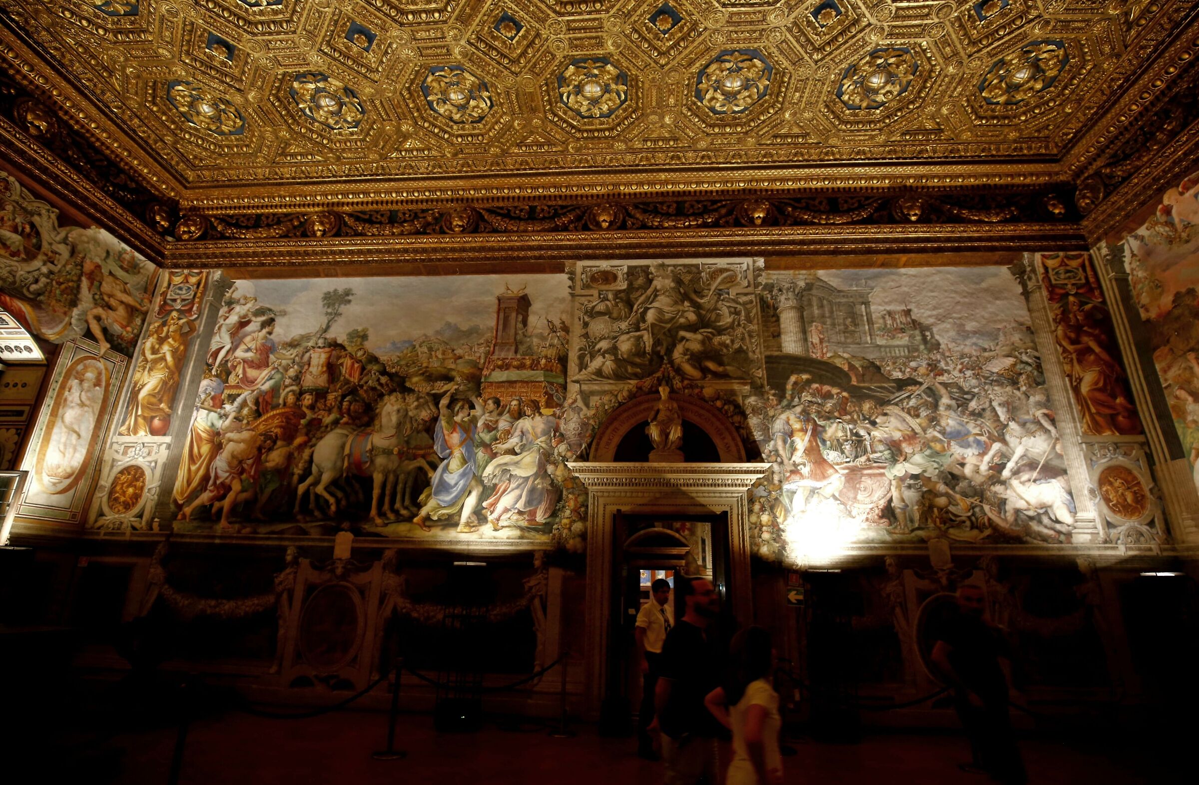 Historical scenes in the Audience Hall