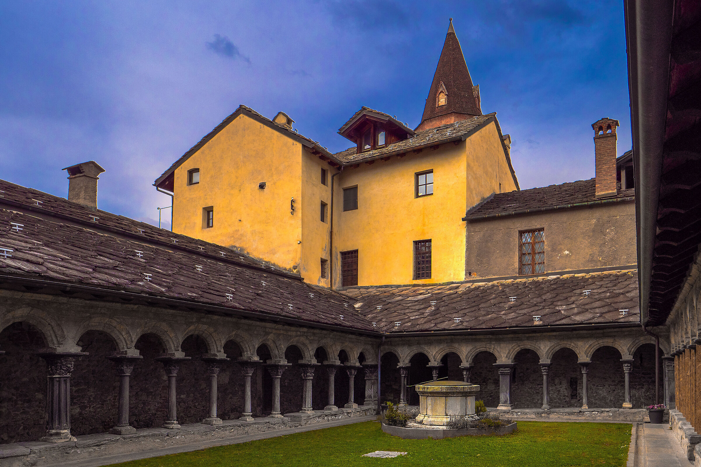 Chiostro Collegiata dei Santi Pietro e Orso - AO