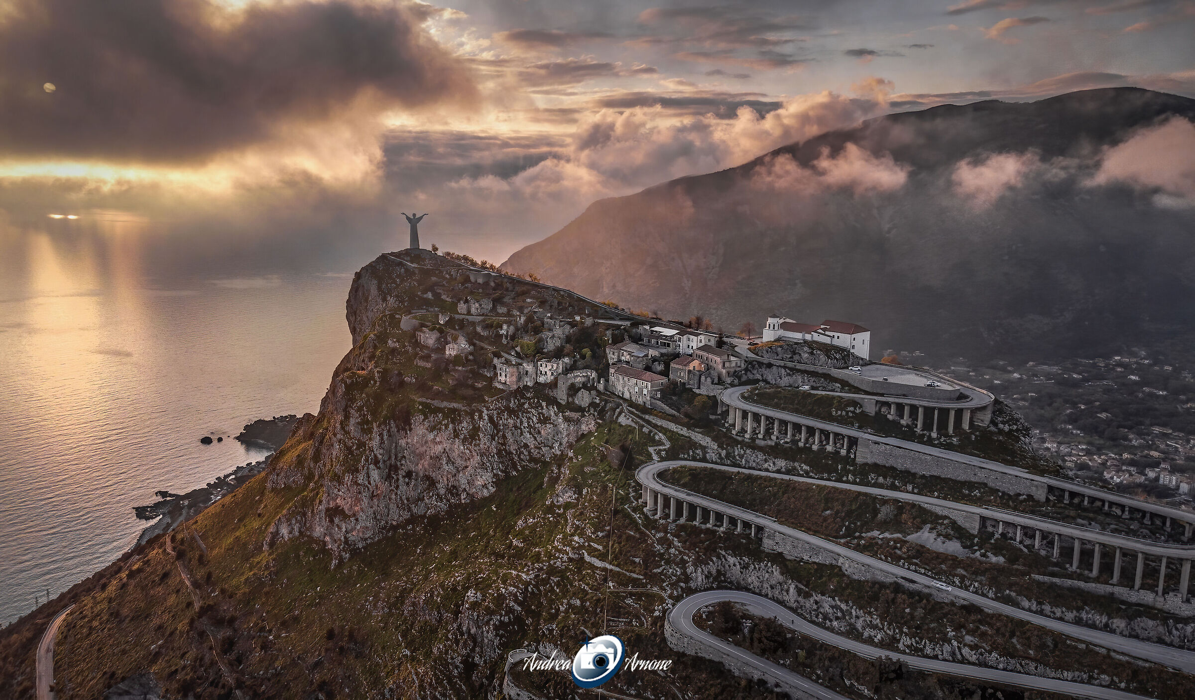 Il Sole che gioca a nascondino - Maratea (PZ)