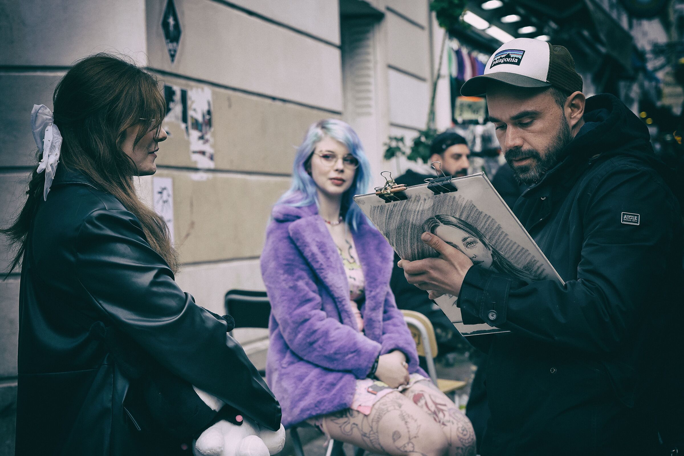 Jeu de regards: séduction visuelle