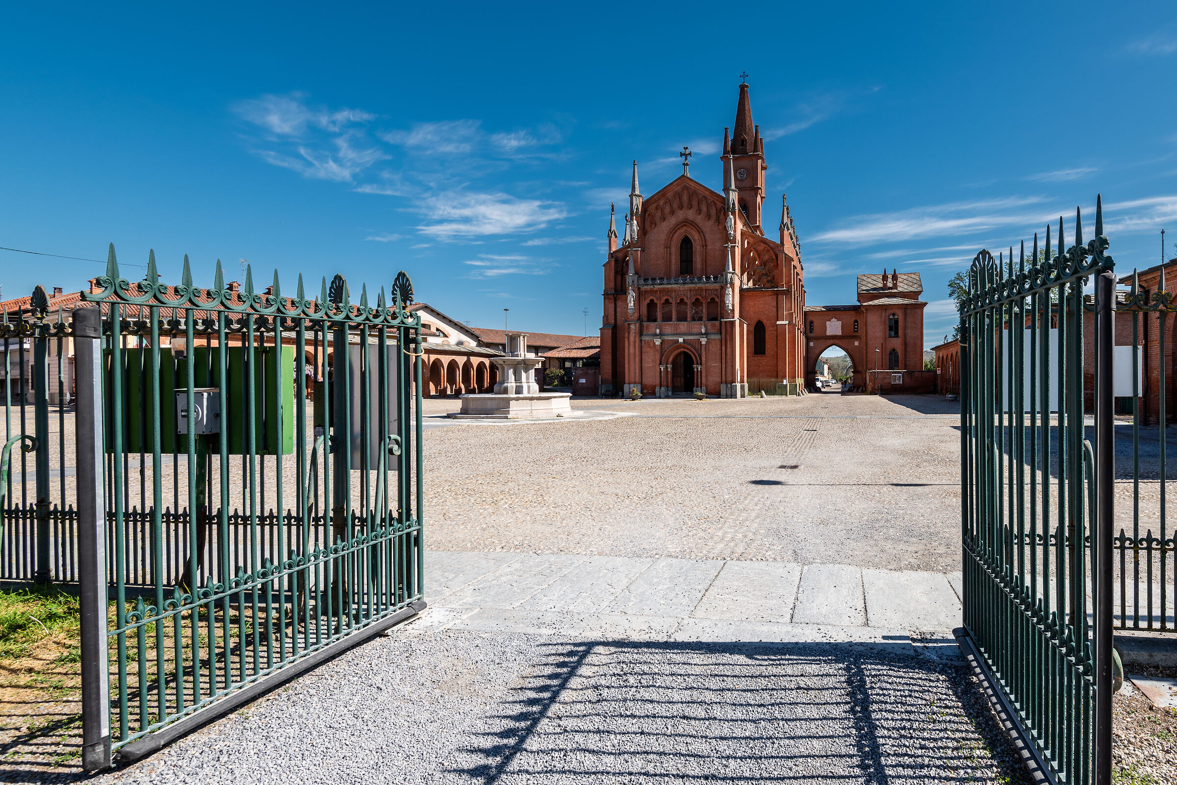 Pollenzo church of San Vittore - exterior