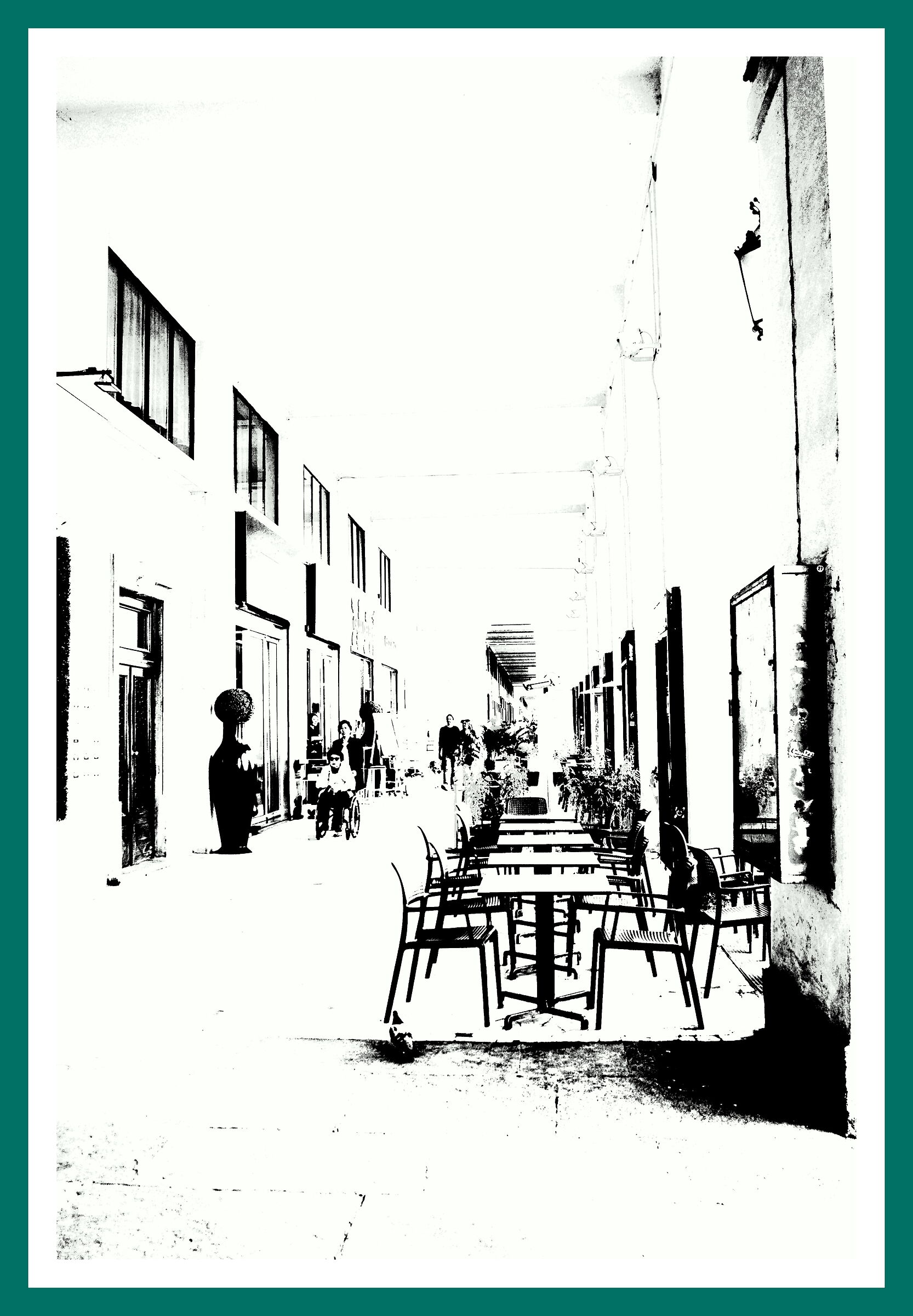 Turin walking through the arcades