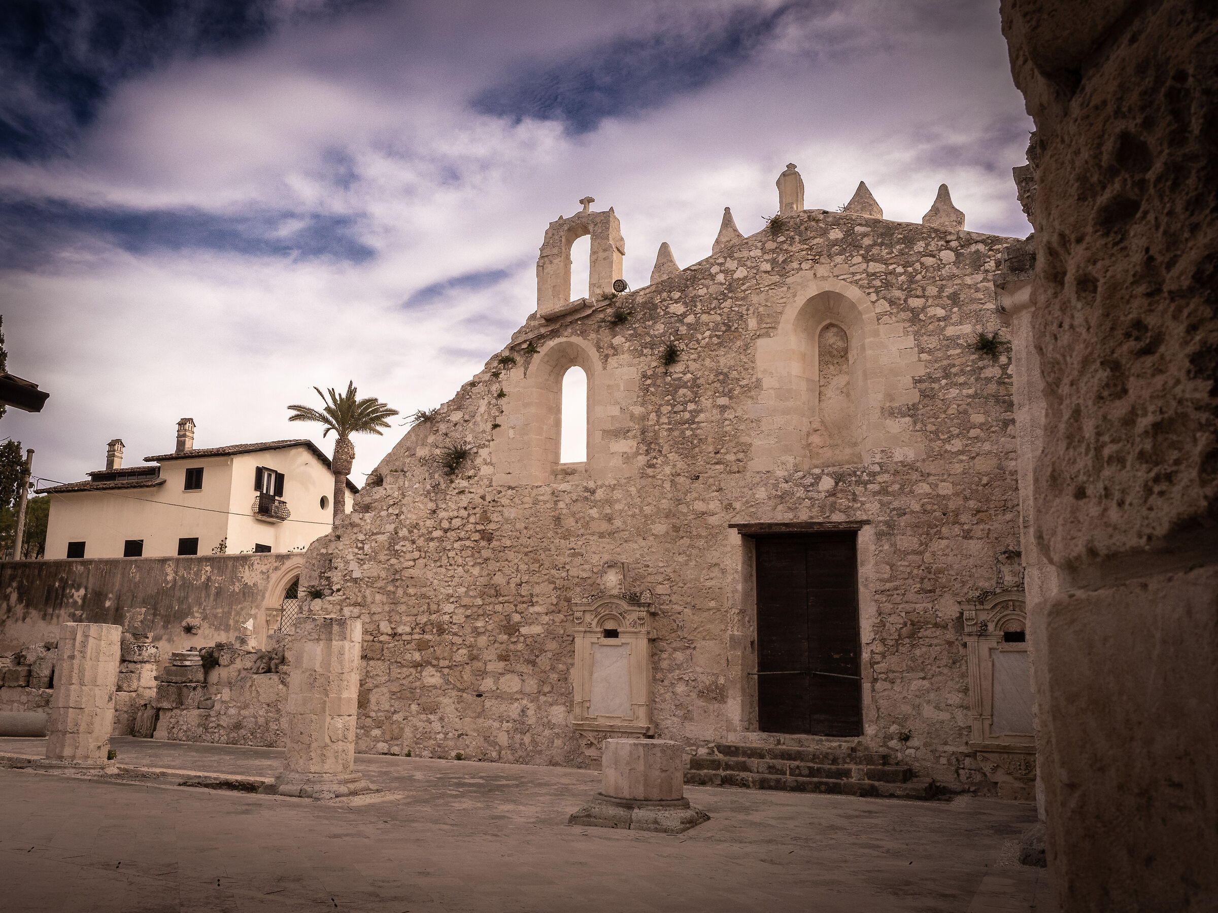 Antica chiesa alle catacombe