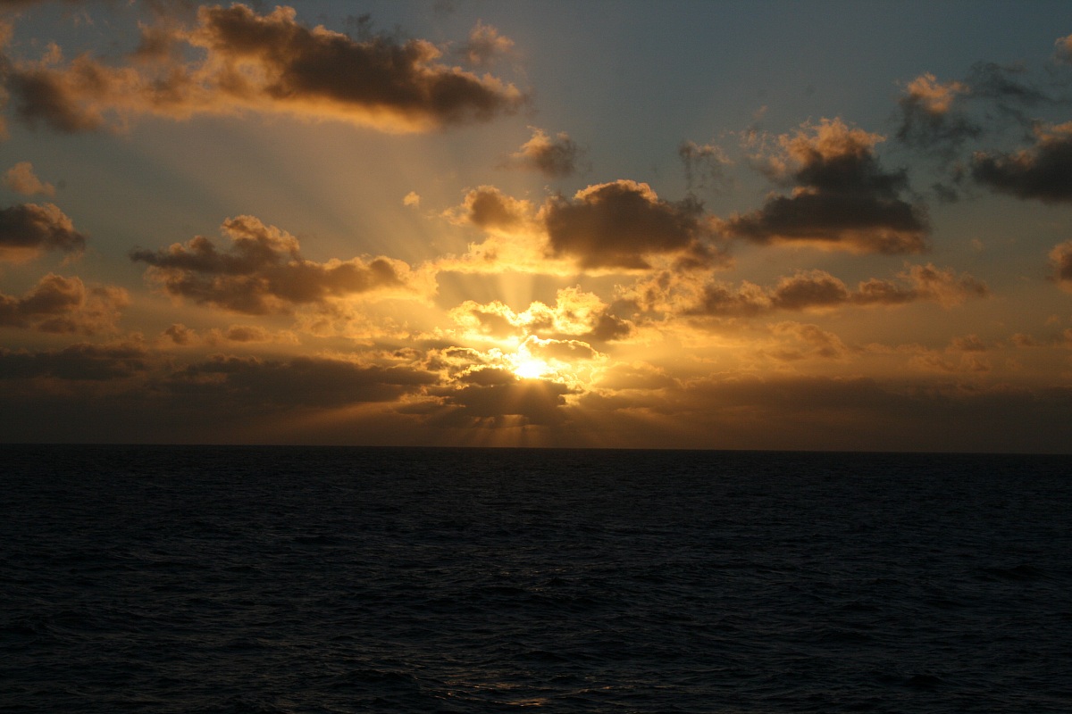 Tramonto sull'oceano