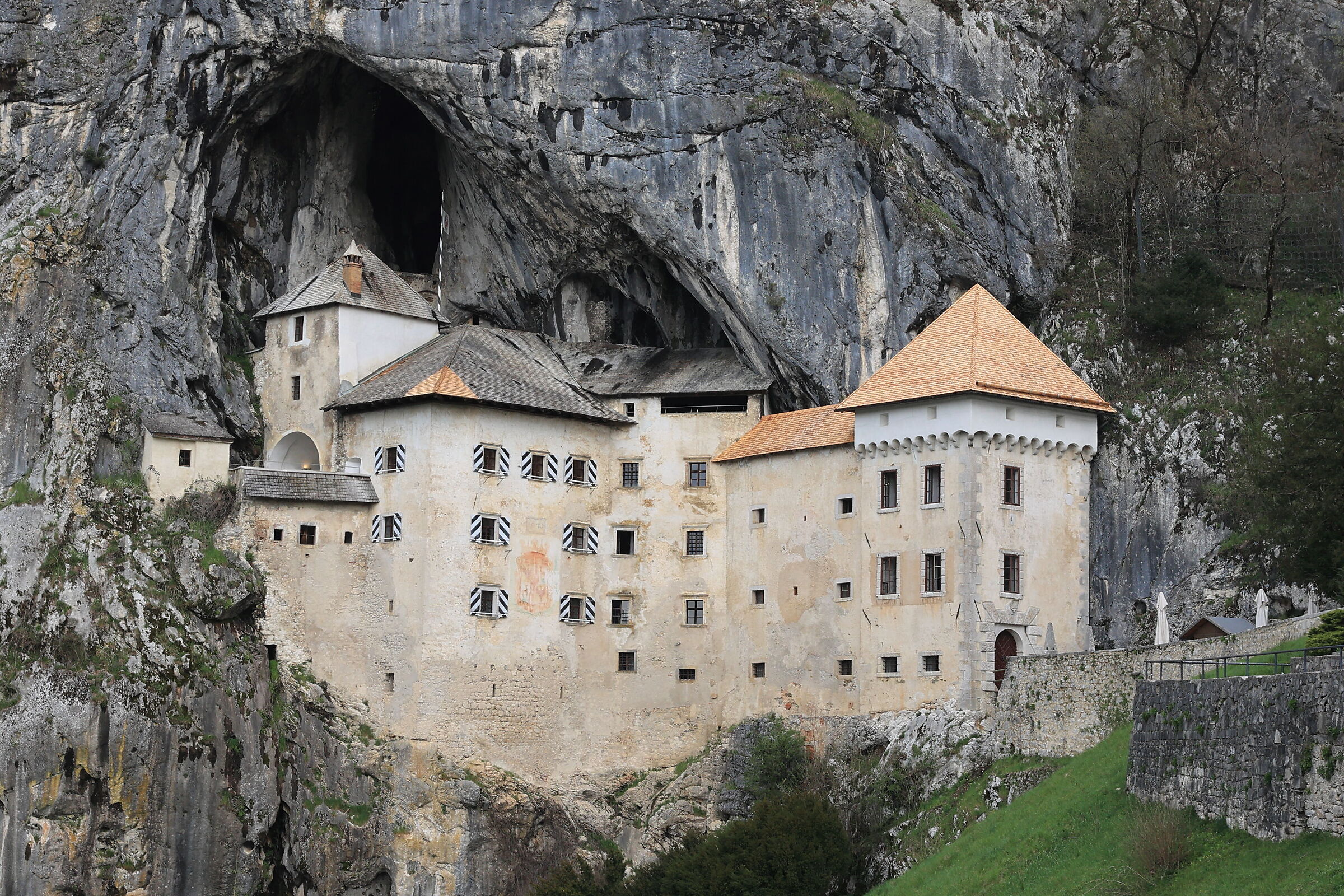 castello di Predjama