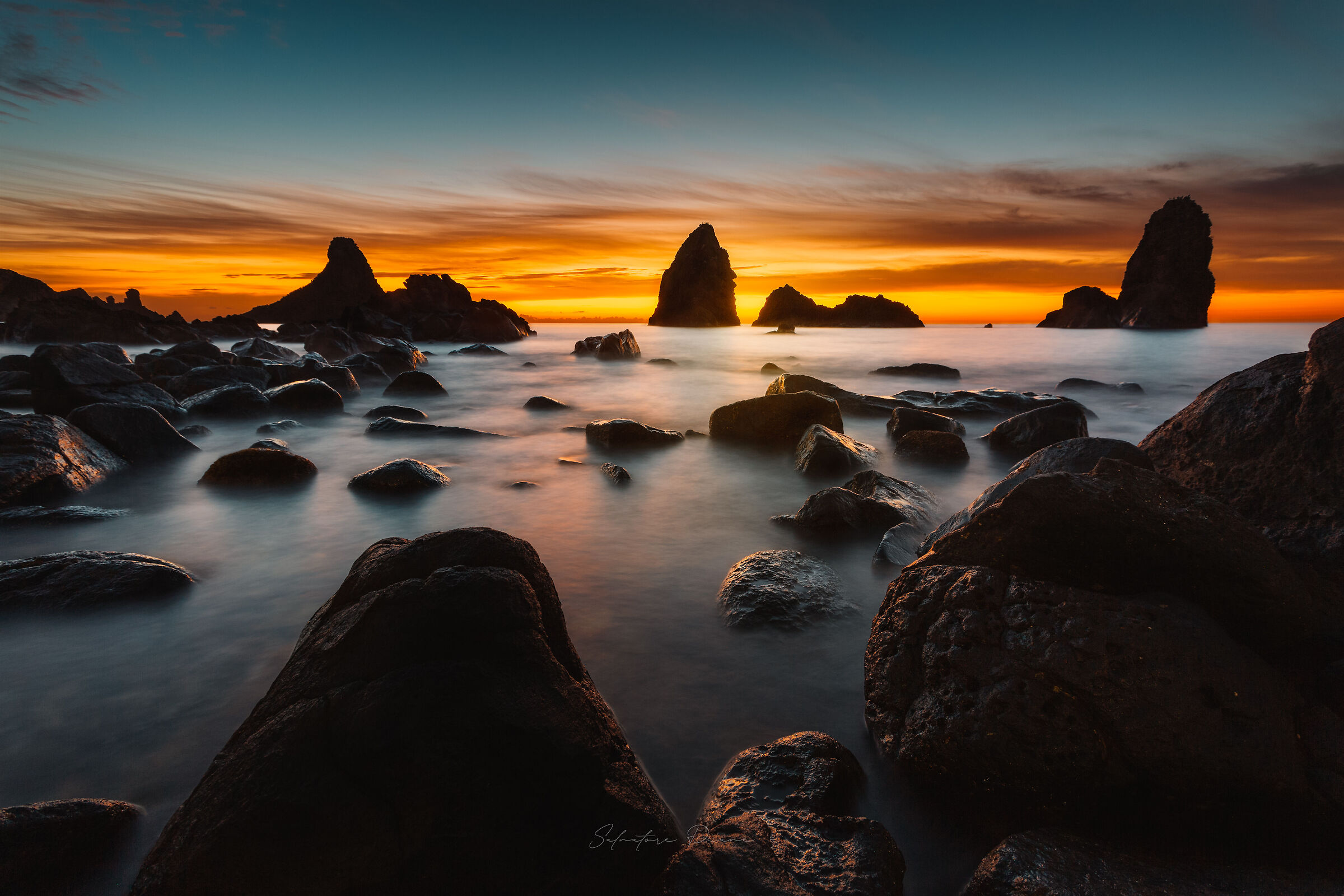 Faraglioni Acitrezza