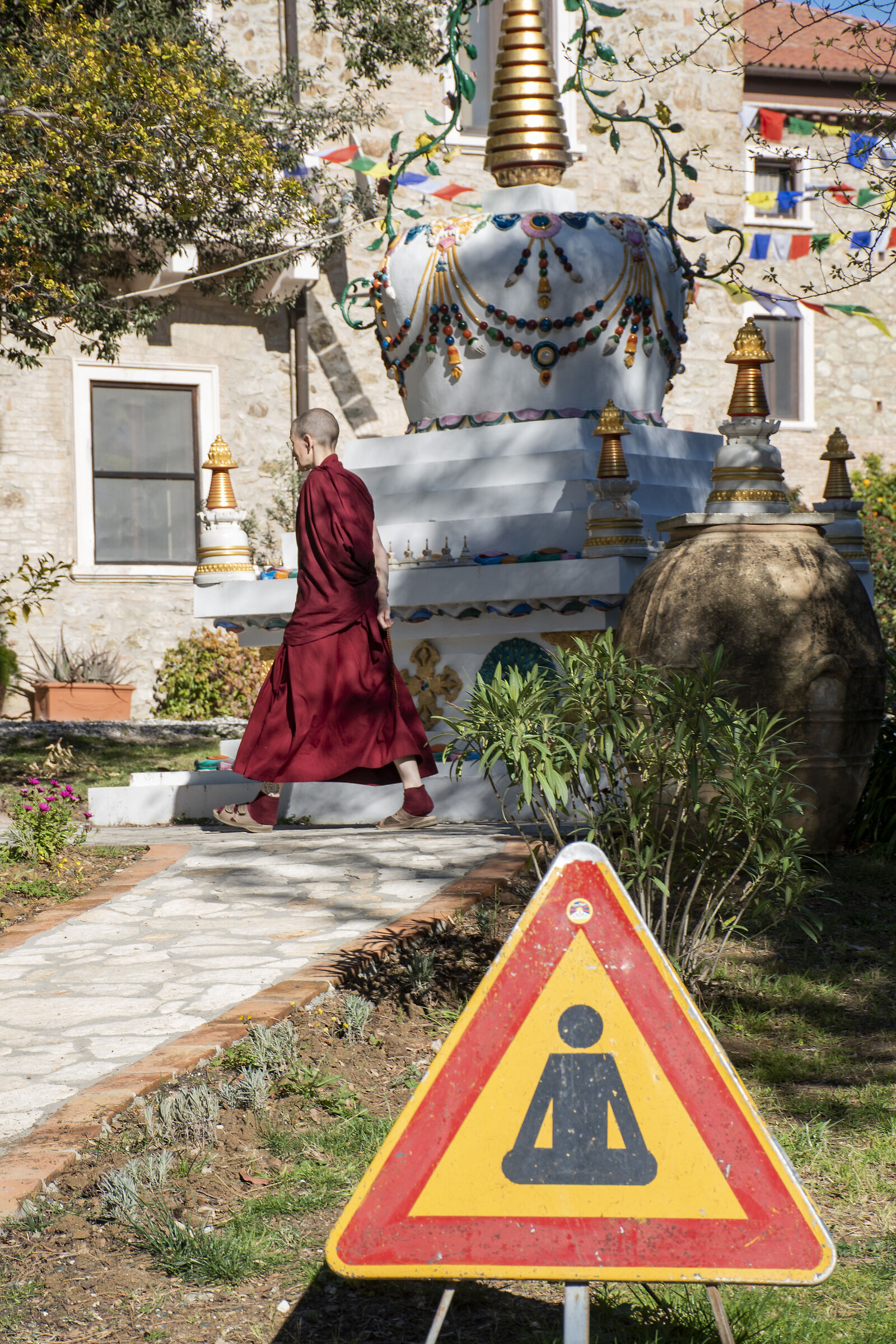 attenzione !!! meditazione in corso