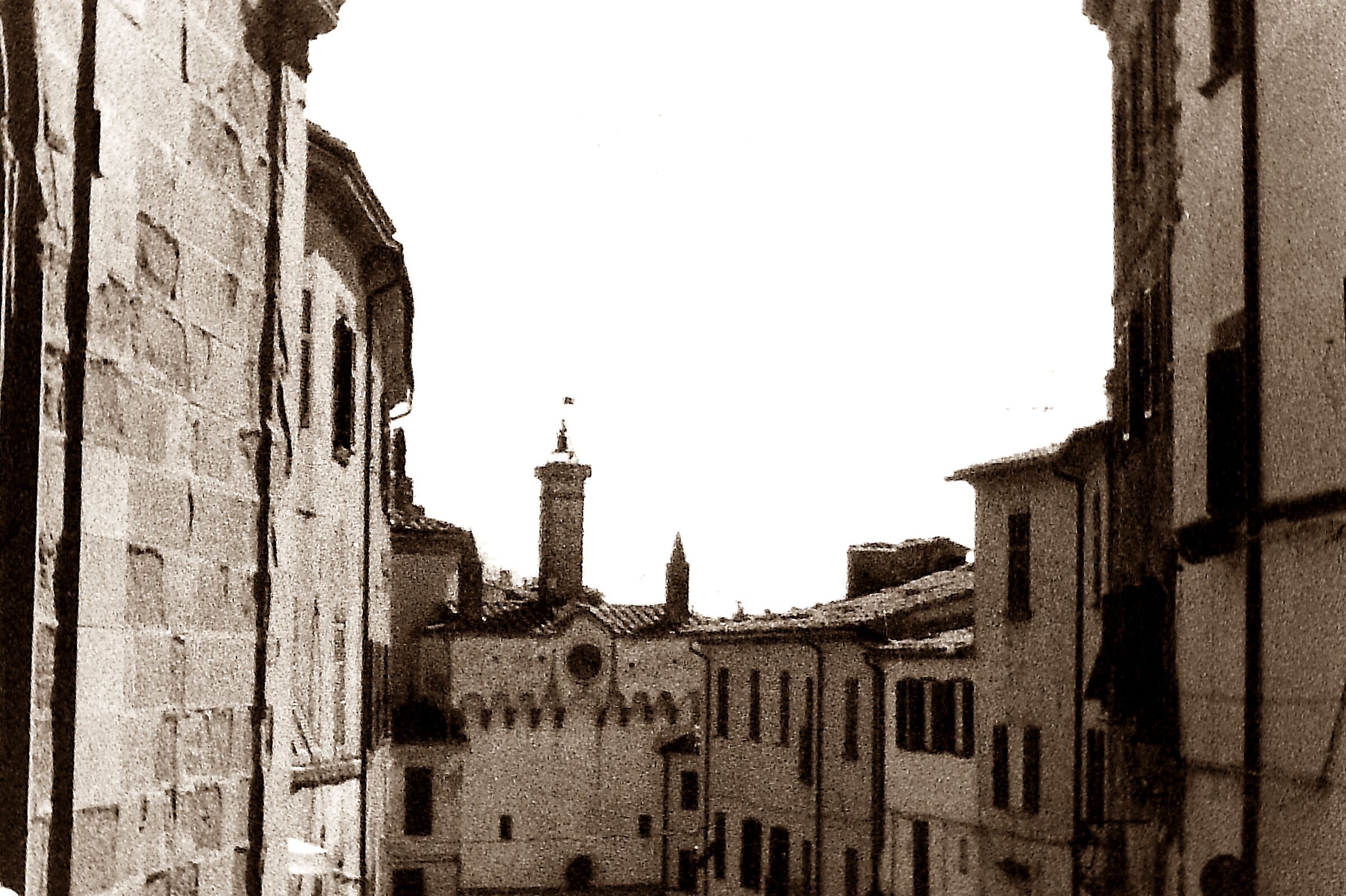 Da sopra le scale . Ilford 3200