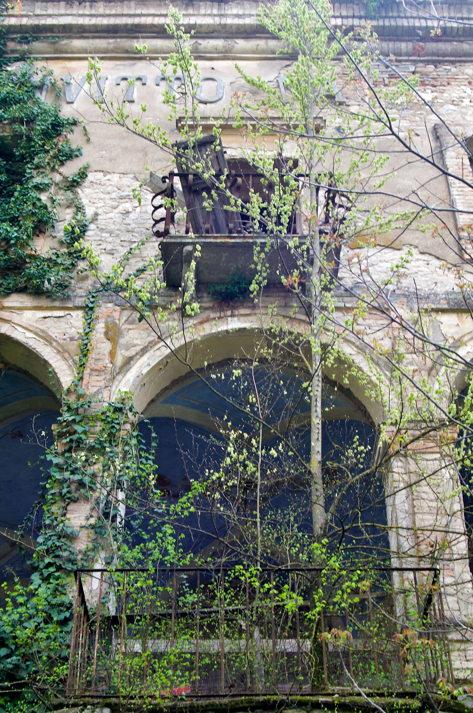 Abbandono, Fornovo di Taro, Villa Carona