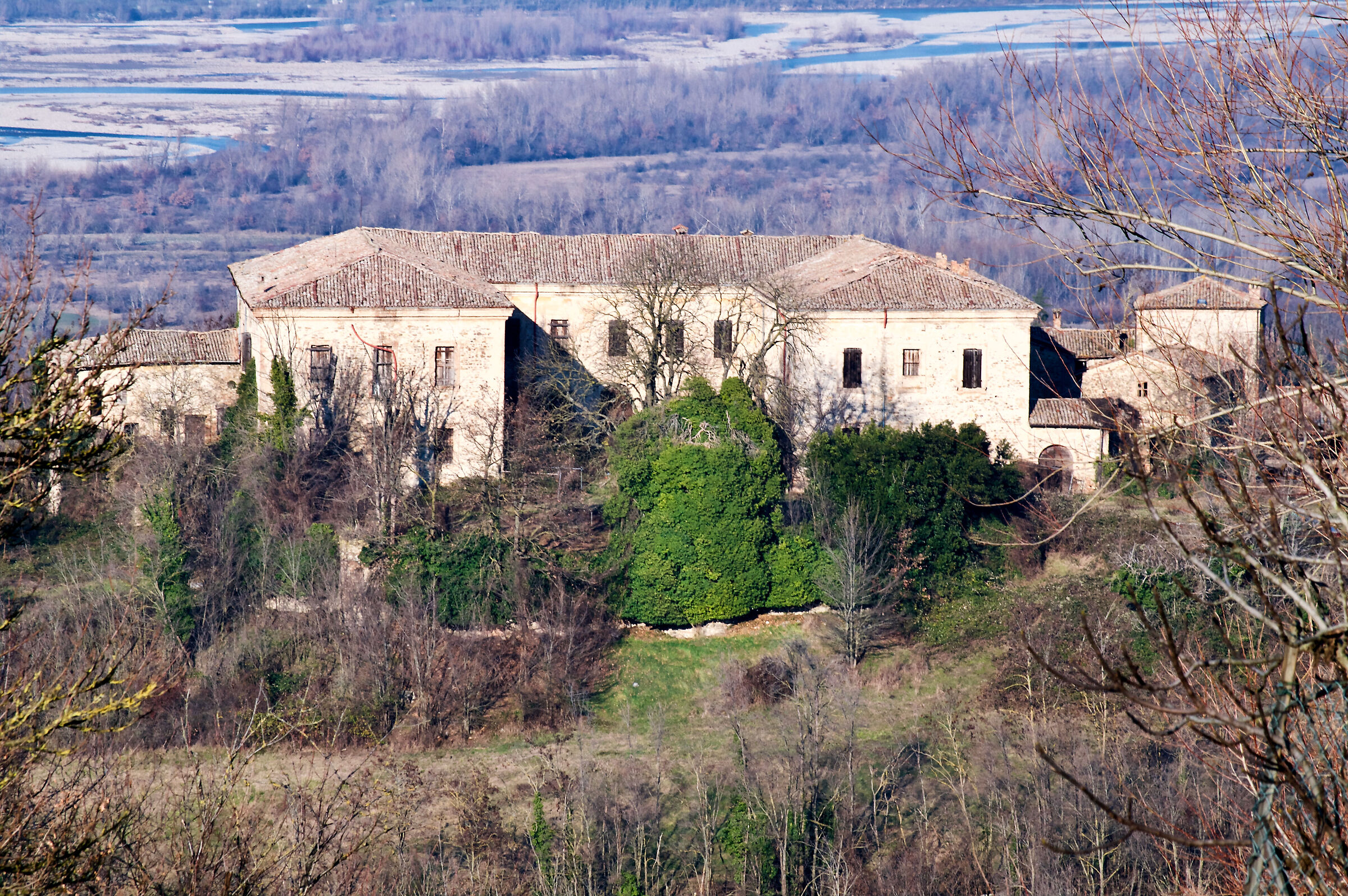 Abbandono, Fornovo di Taro, Villa Carona