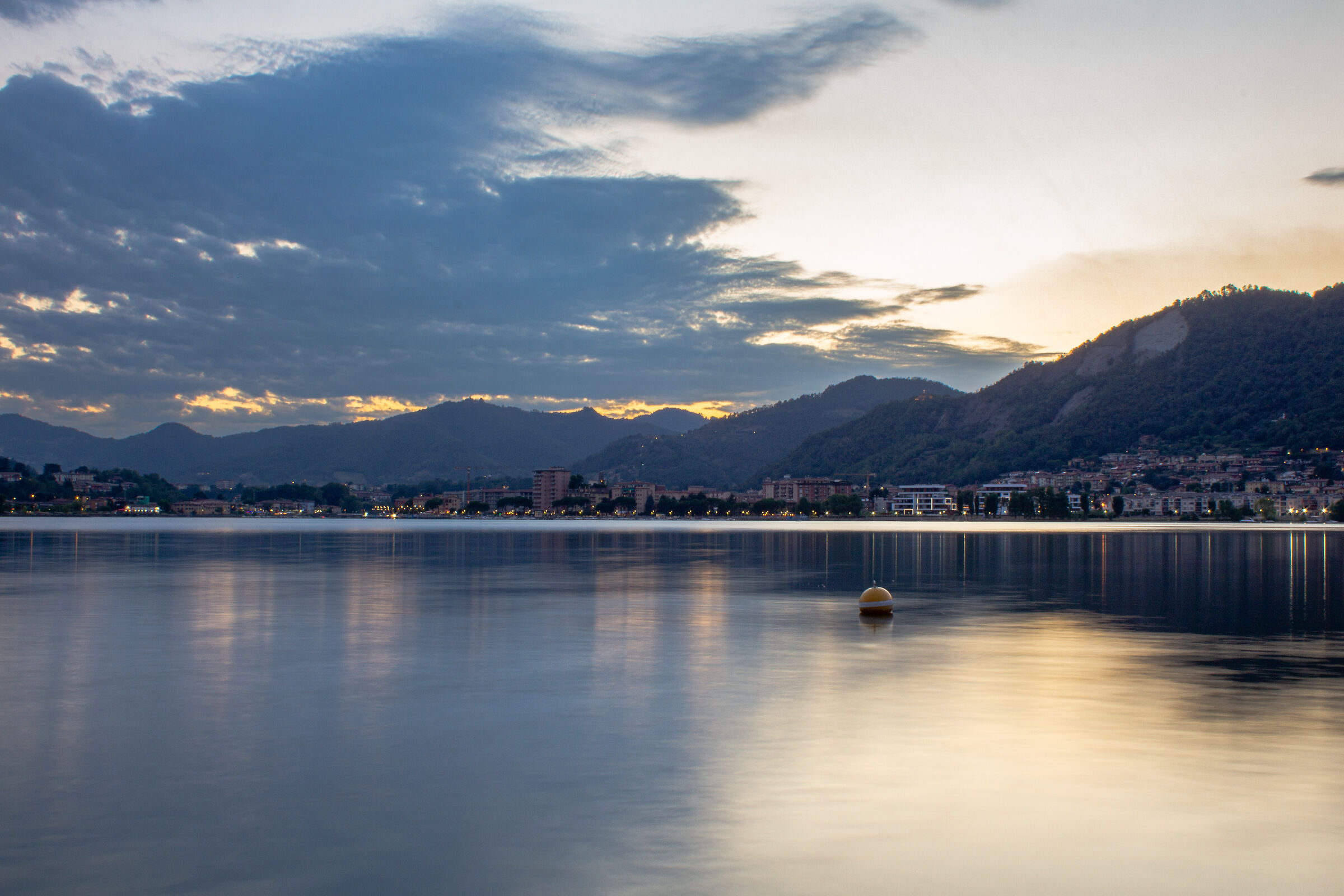 Vista serale Sarnico e Paratico