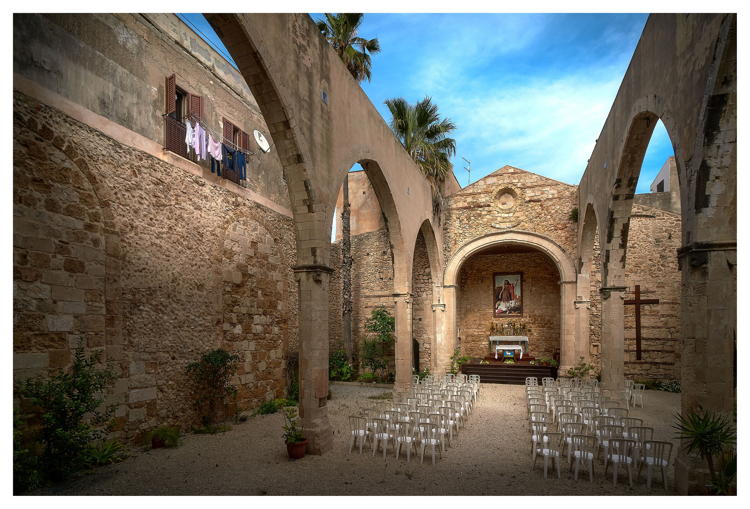 San Galgano di Sicilia - protector of hanging clothes