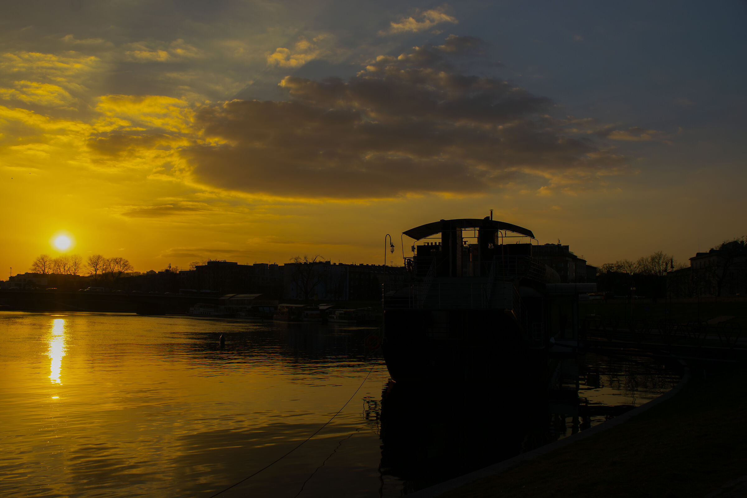 Tramonto sul fiume Vistola, Polonia