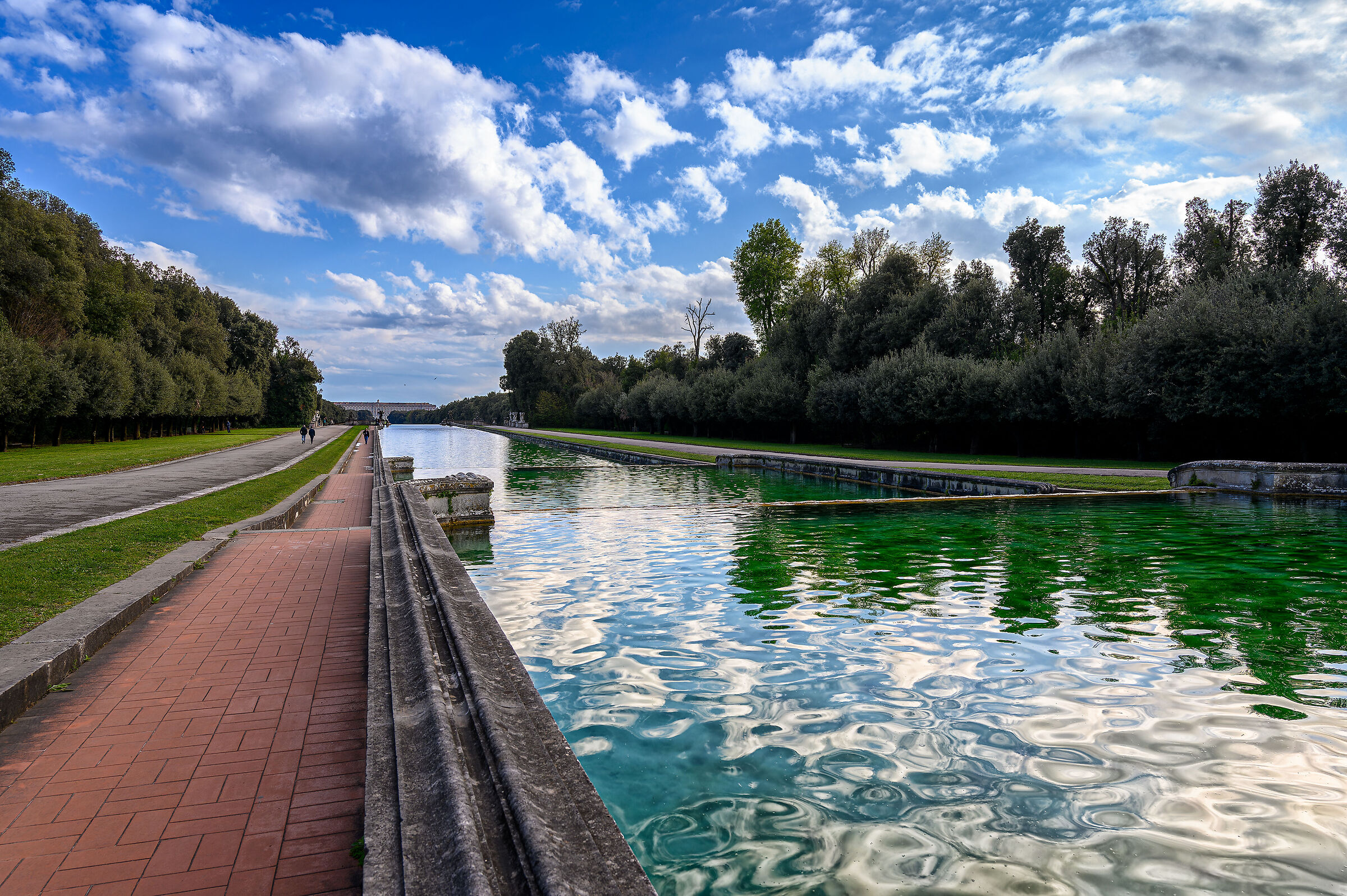 Reggia di Caserta - Via d'Acqua