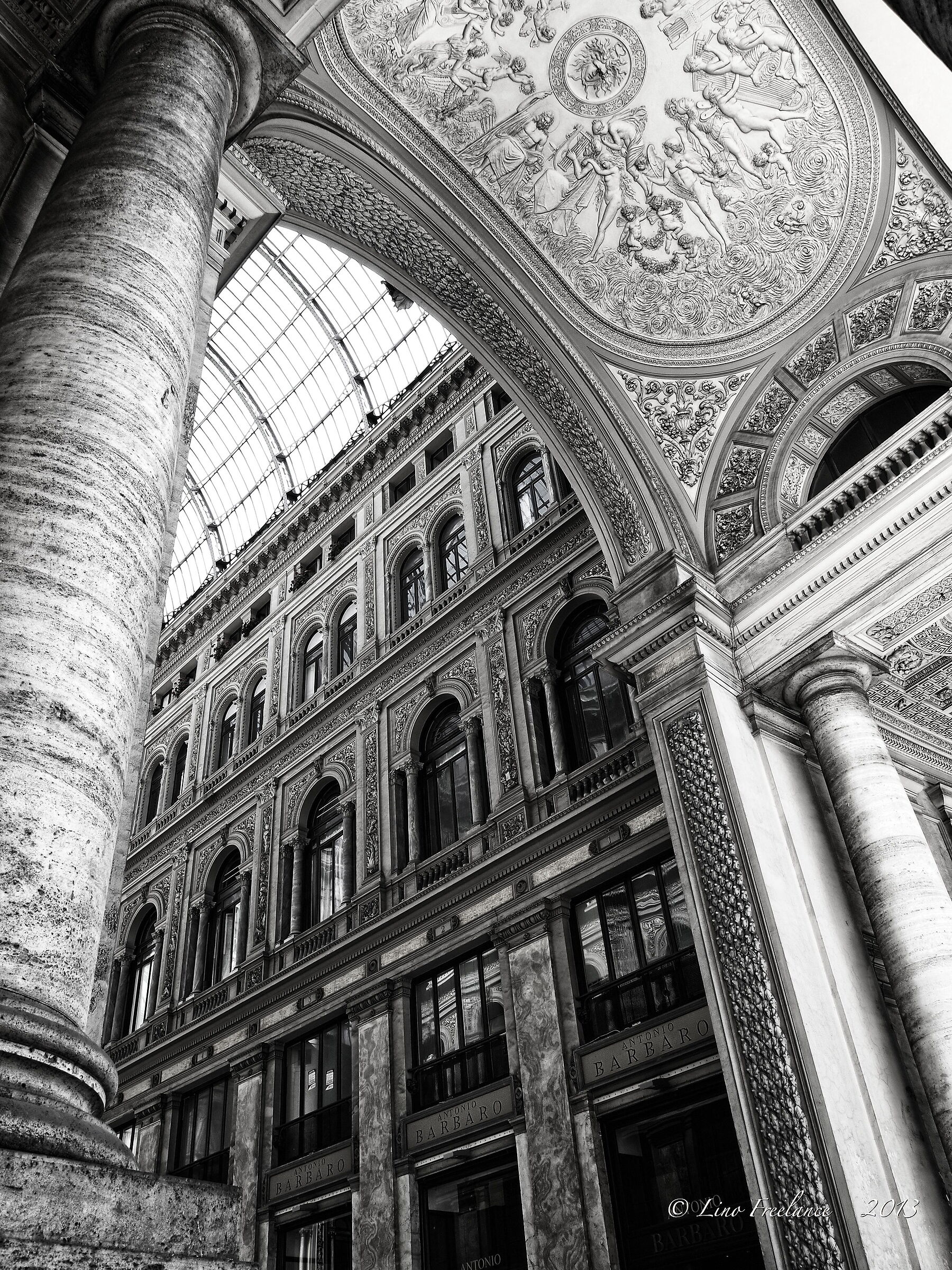 Scorcio Galleria Umberto I° - Napoli -