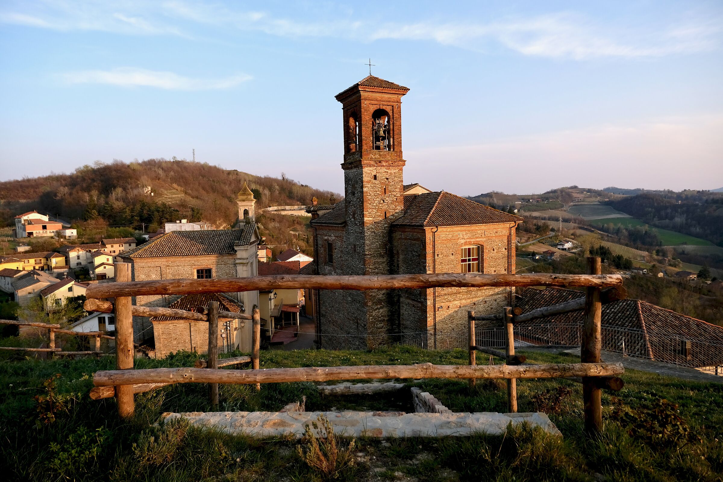 Vista sotto la torre