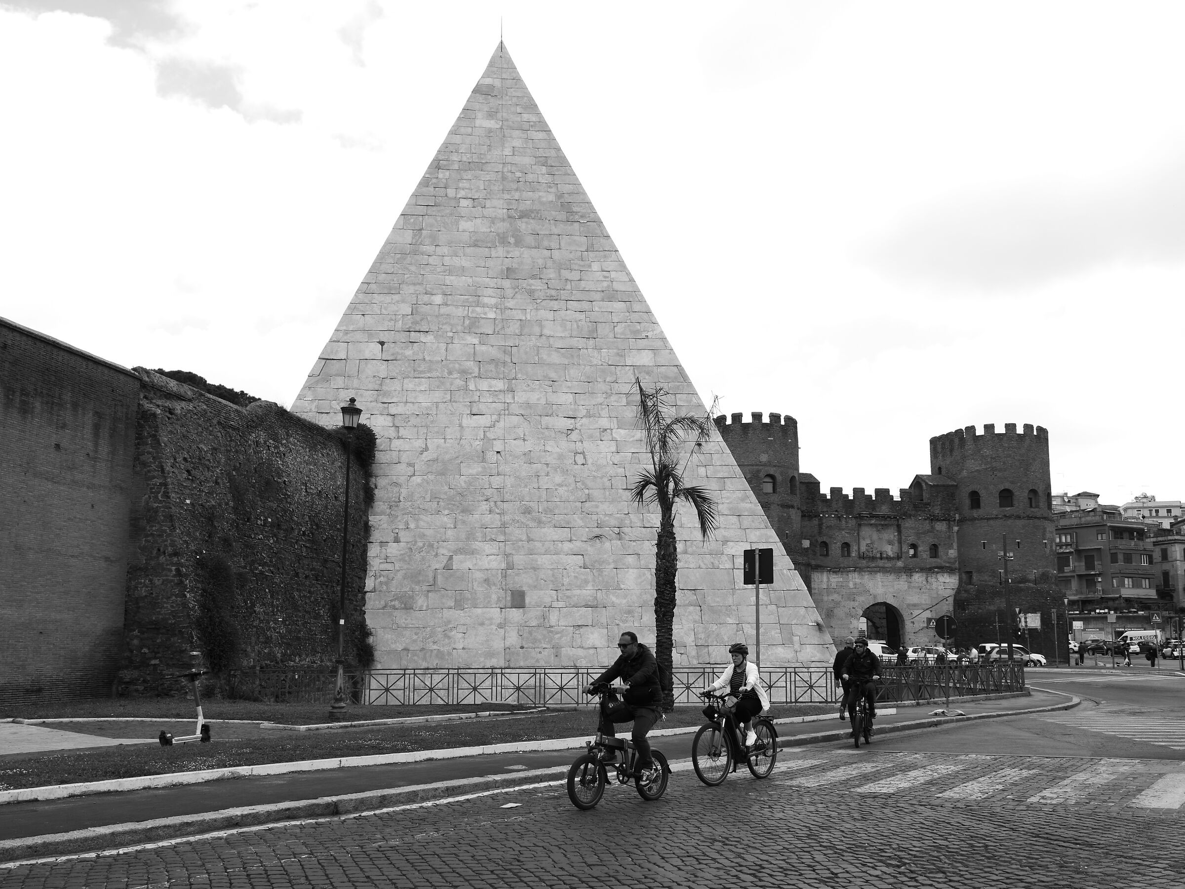 Cycling to the Pyramid