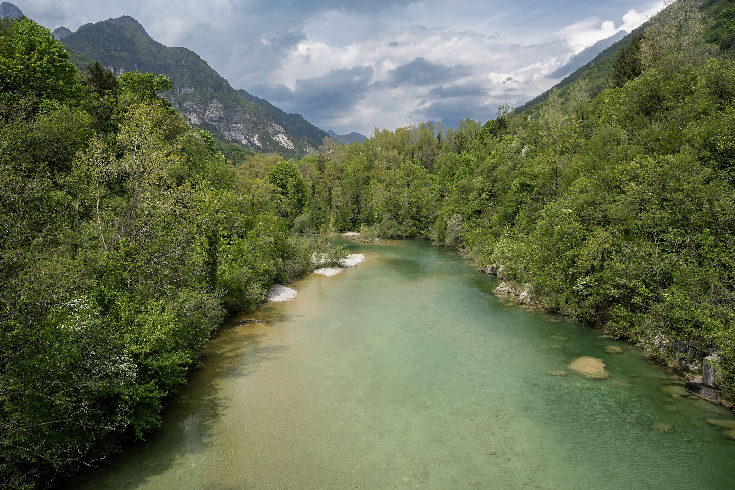 Navarone, surroundings