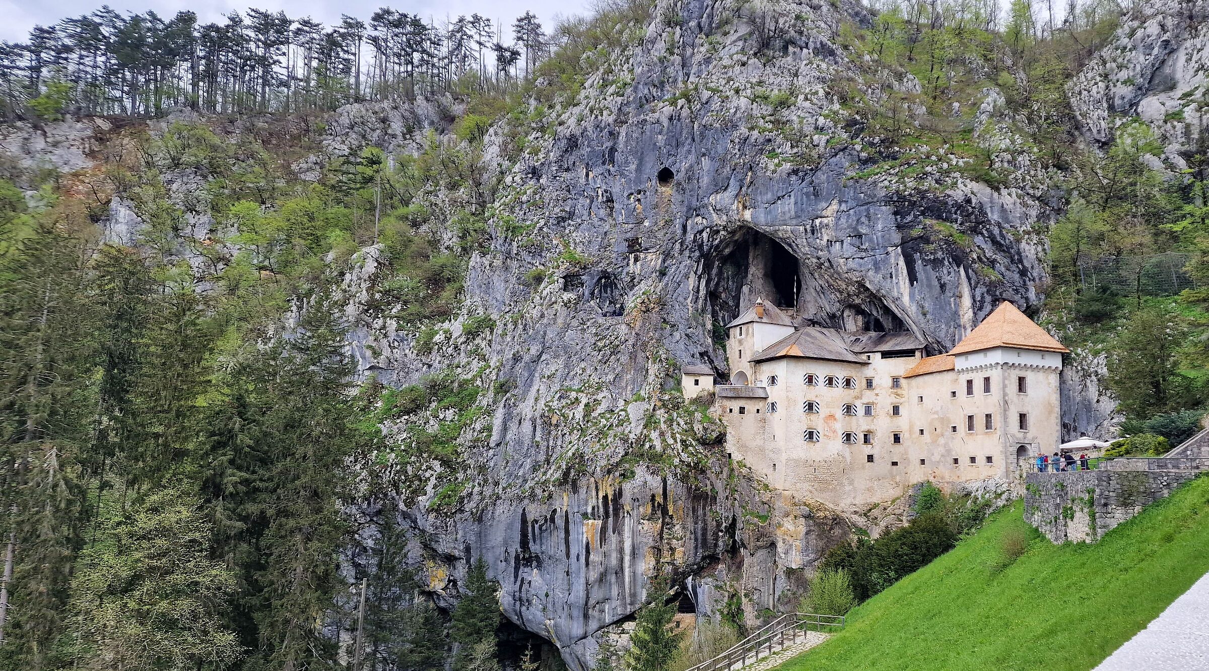 Castello di Predjama