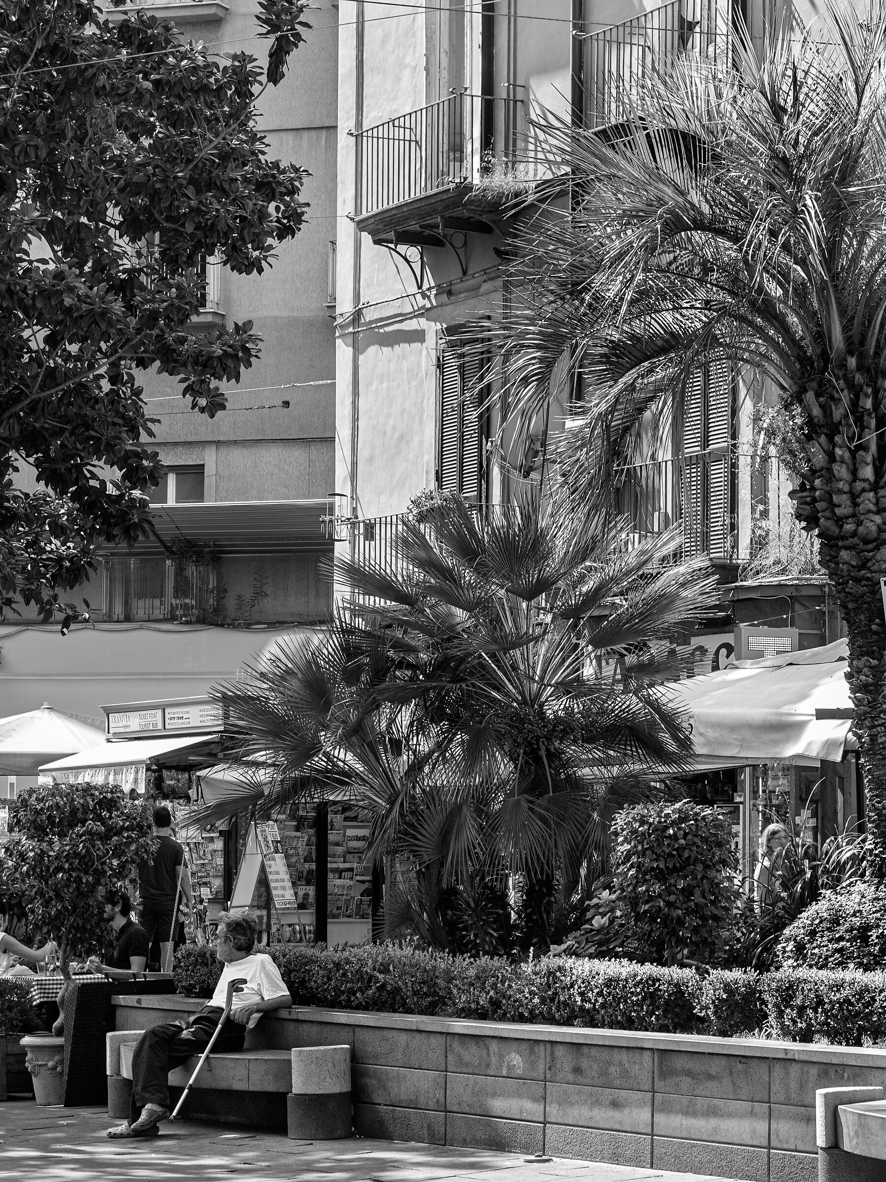 Napoli piazza Carità-Passa o tiemp', e che f&agra...