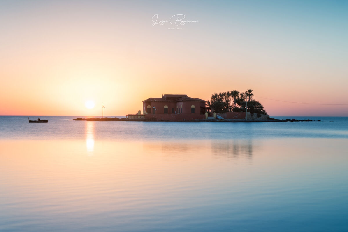 Isolotto Brancati a Marzamemi in un'alba invernale