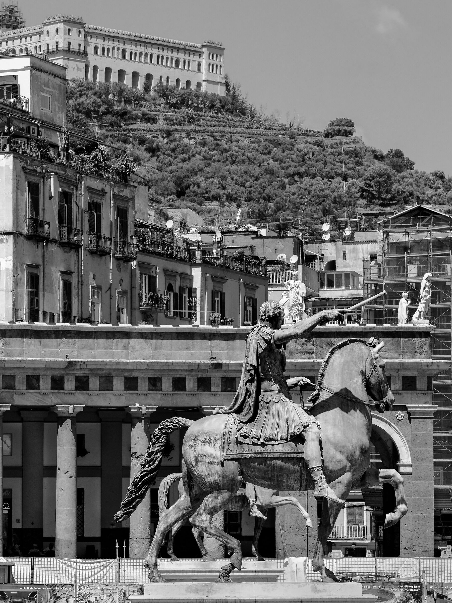 Adesso seguitemi, perché il sole sta scalando il ciel...
